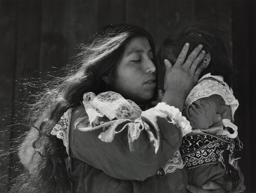 Black and White Photograph Mariana Yampolsky - The Caress