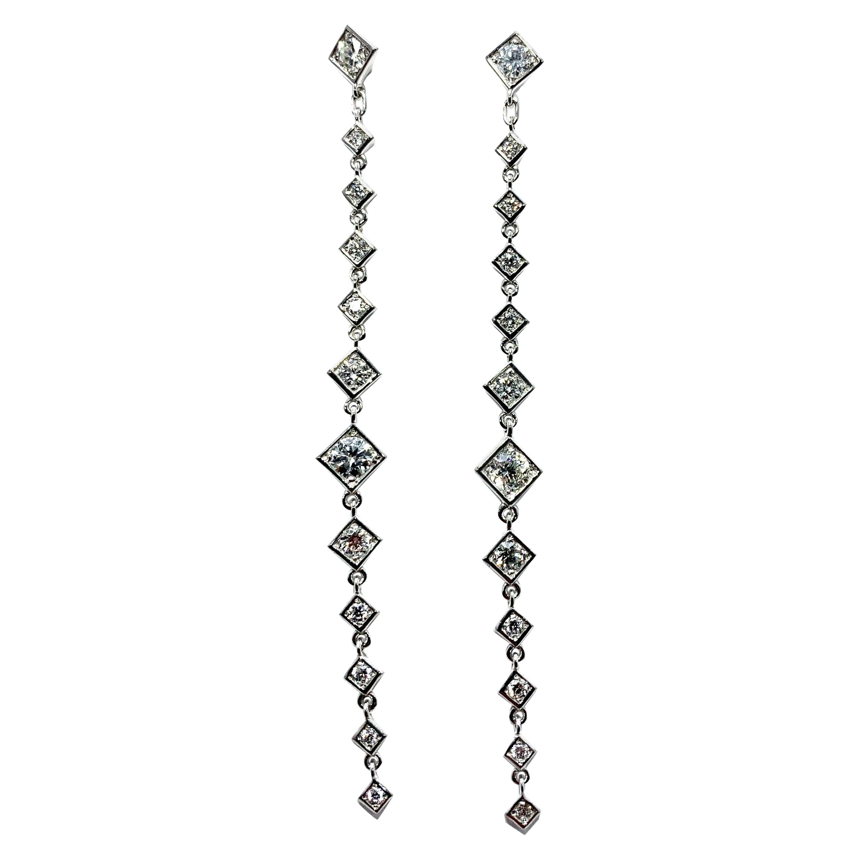 Mariani 1.64 Carat Round Brilliant Diamond and 18 Karat Gold Dangle Earrings For Sale