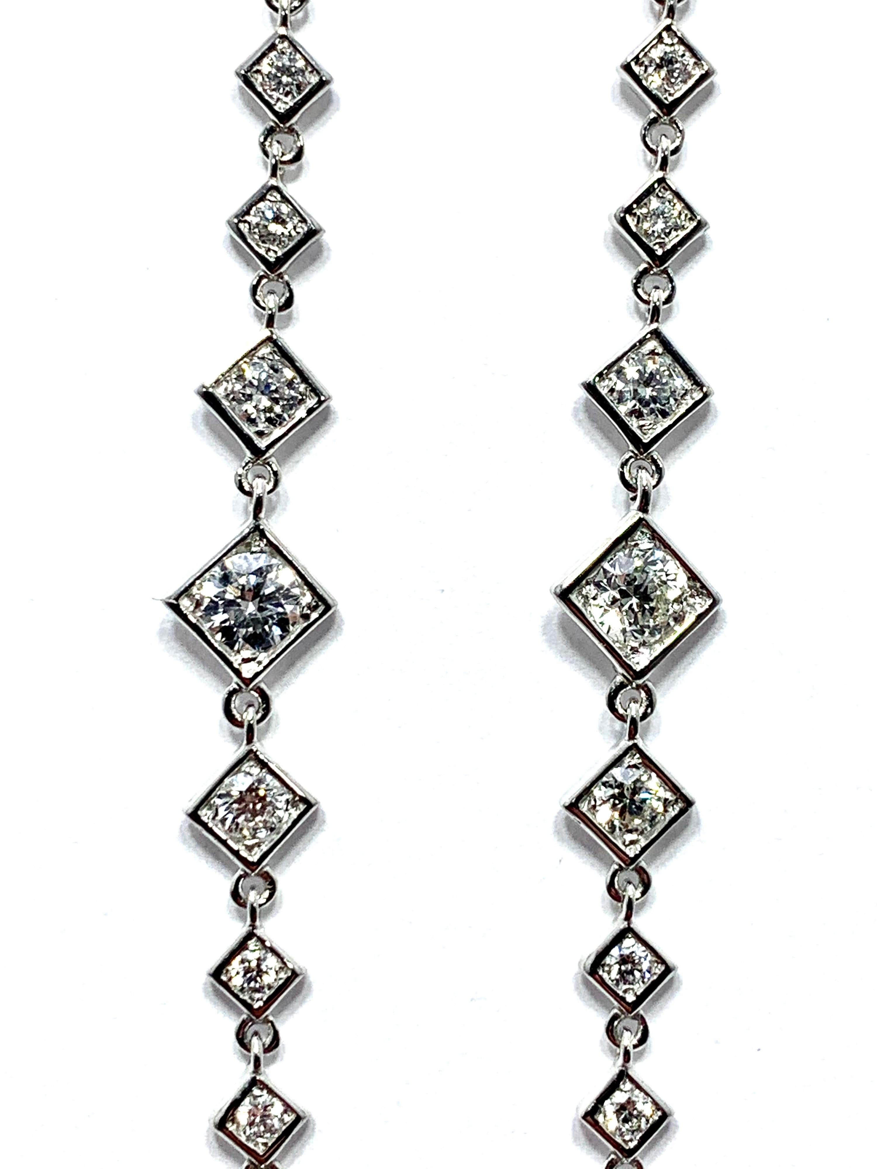 Modern Mariani 1.64 Carat Round Brilliant Diamond and 18 Karat Gold Dangle Earrings For Sale