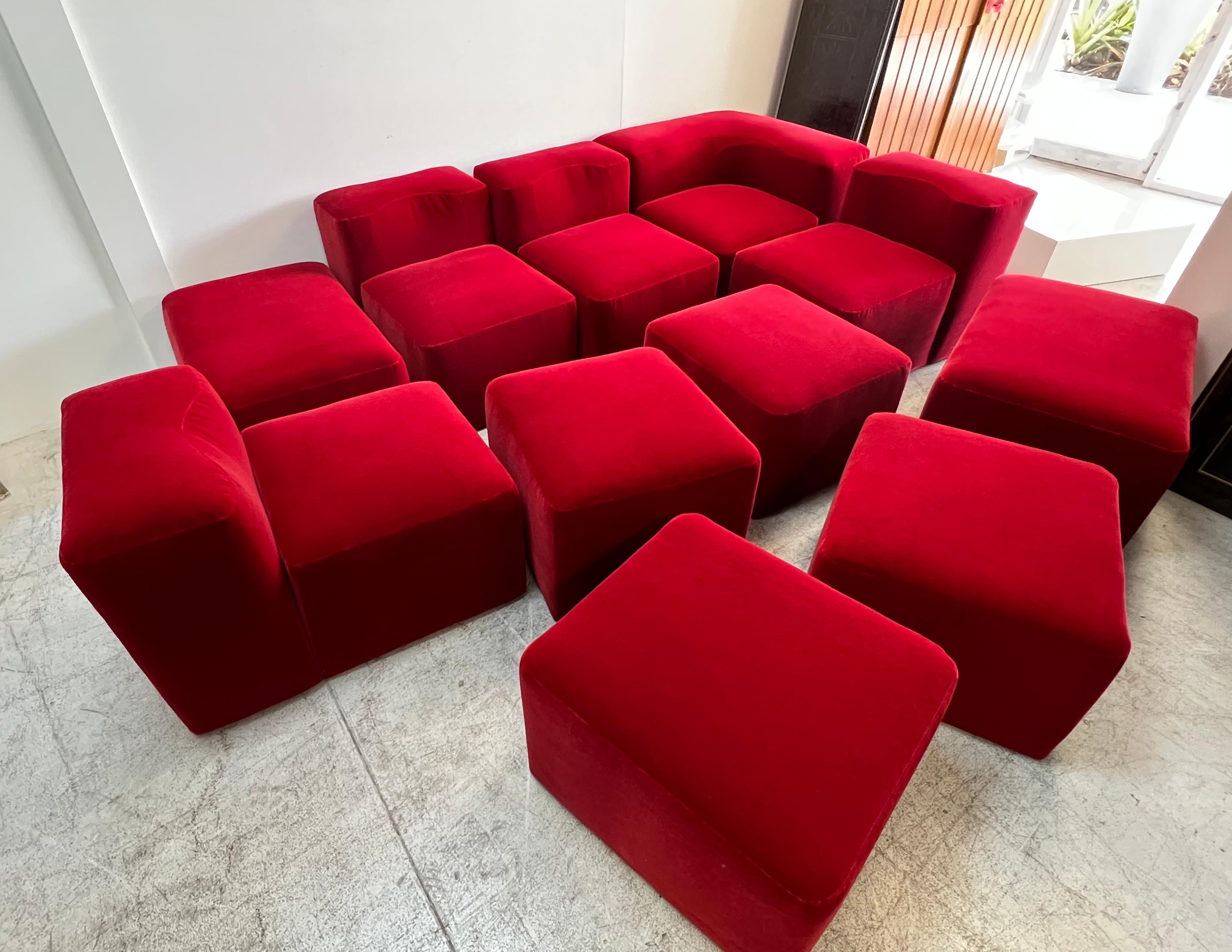 Mariani 1970s Modular Sofa for Pace Collection in Red Mohair In Good Condition In Miami, FL