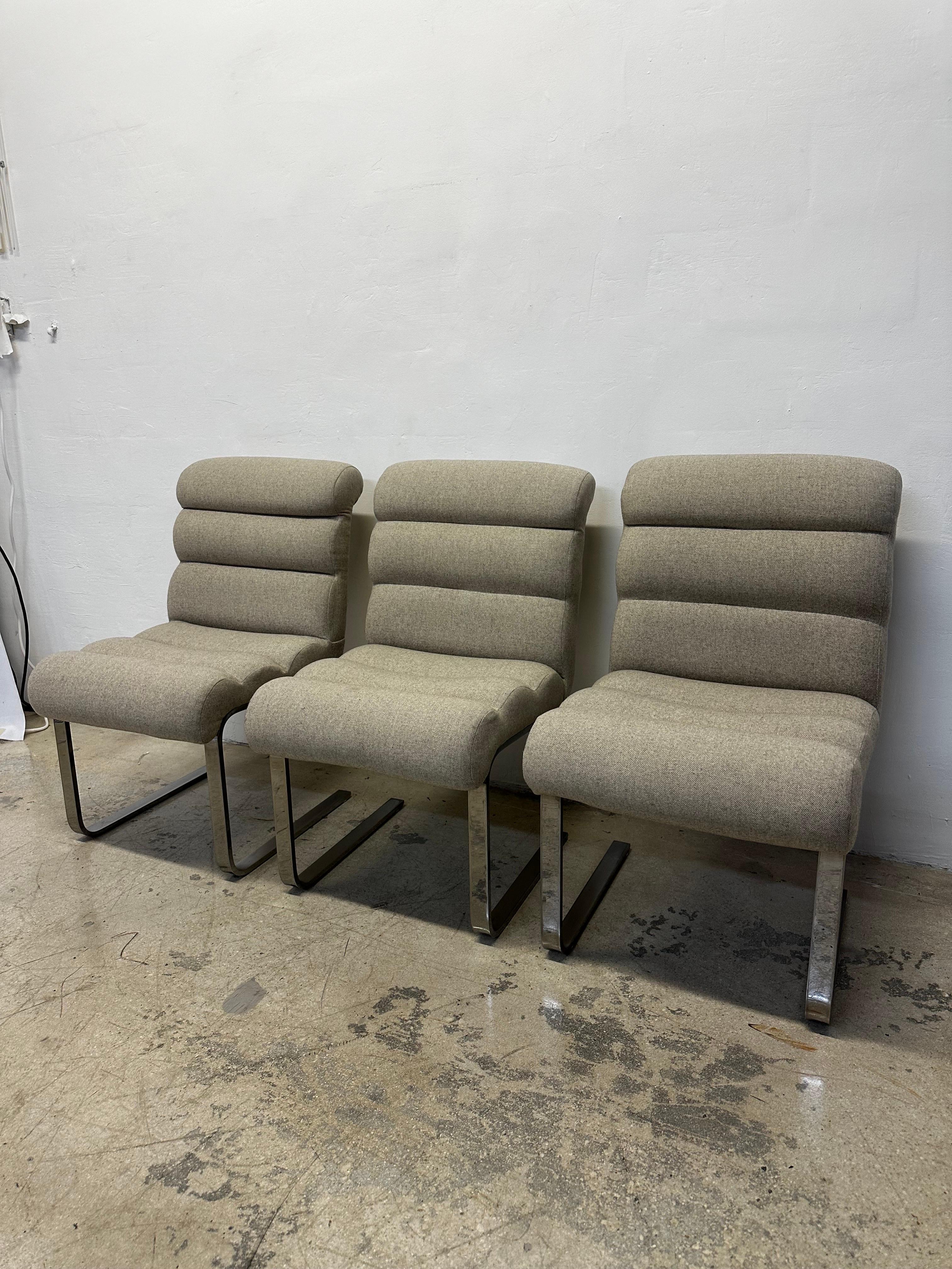 Mariani For Pace Collection Freischwingende Esszimmerstühle aus Chrom - Set aus drei Stühlen (Italienisch) im Angebot