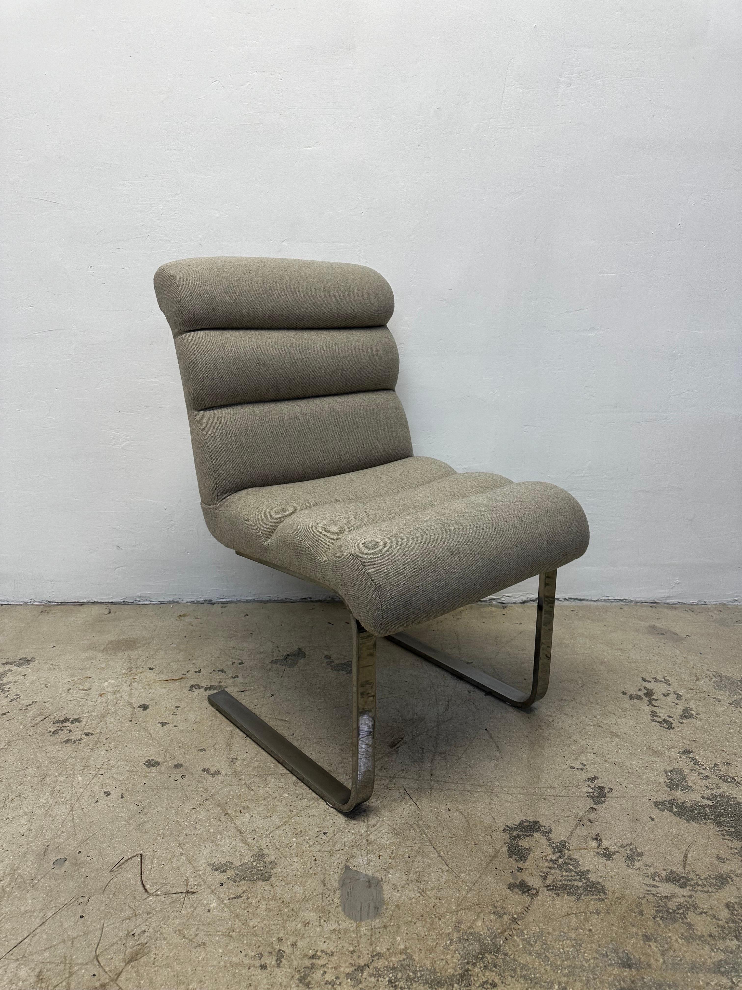Mariani For Pace Collection Freischwingende Esszimmerstühle aus Chrom - Set aus drei Stühlen im Zustand „Gut“ im Angebot in Miami, FL