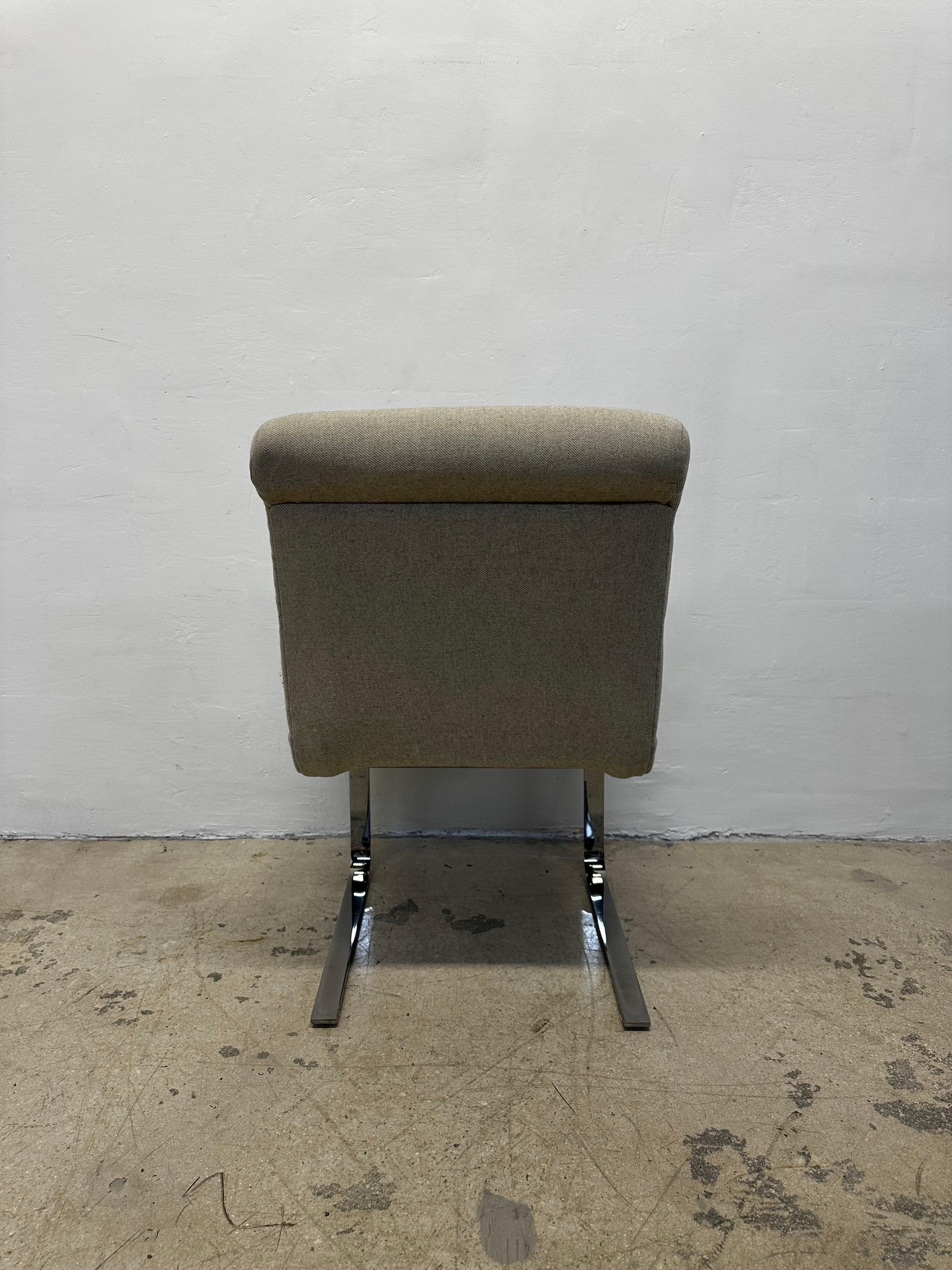 Mariani For Pace Collection Freischwingende Esszimmerstühle aus Chrom - Set aus drei Stühlen (Stoff) im Angebot