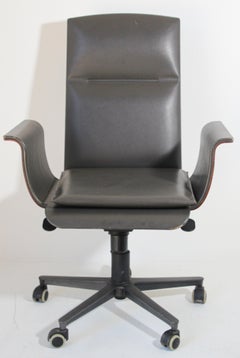 Mariani Wing Conference Office Chair by Luca Scacchetti Italy