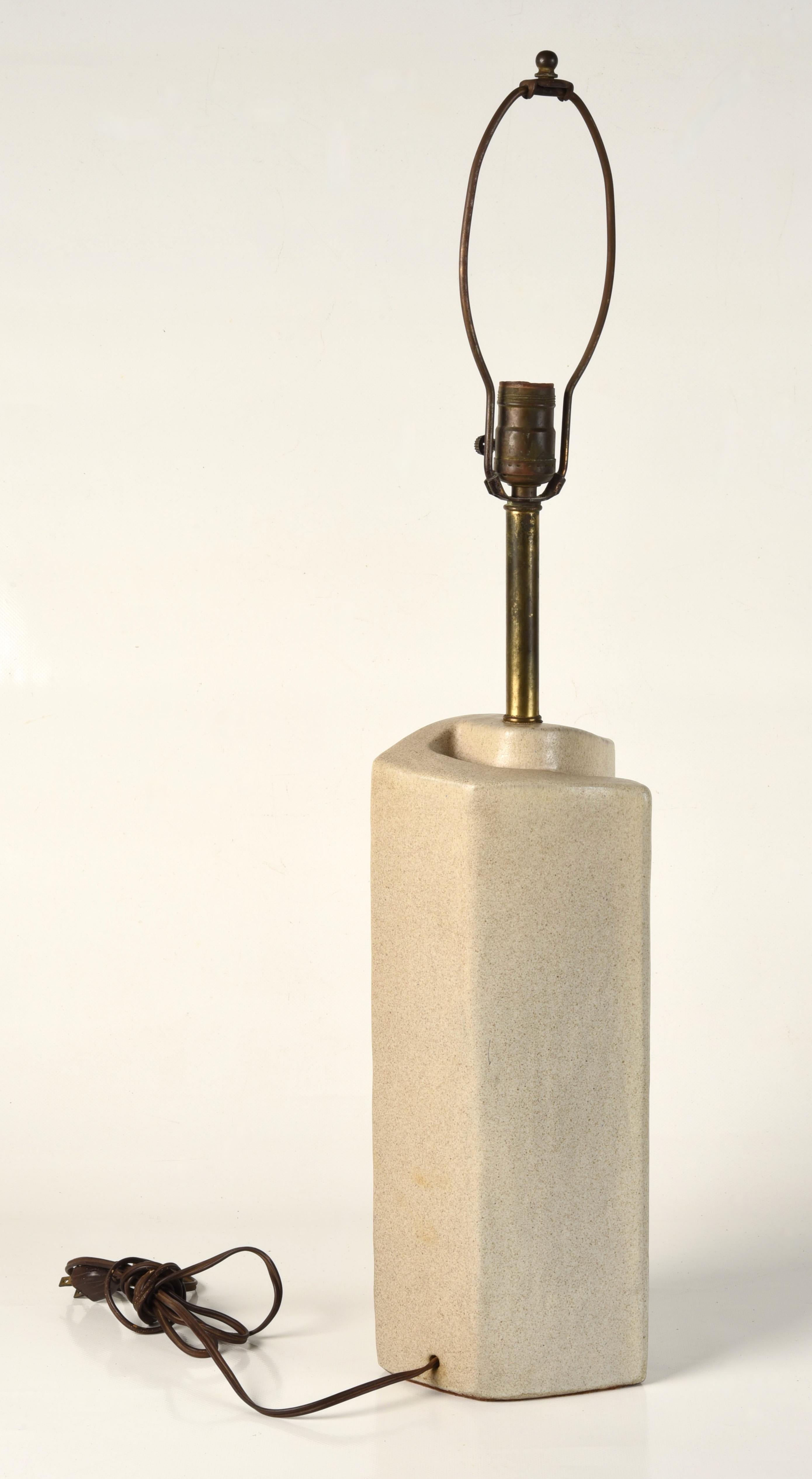 Américain Lampe de table en poterie d'art moderne du milieu du siècle dernier, Marianna Von Allesch en vente