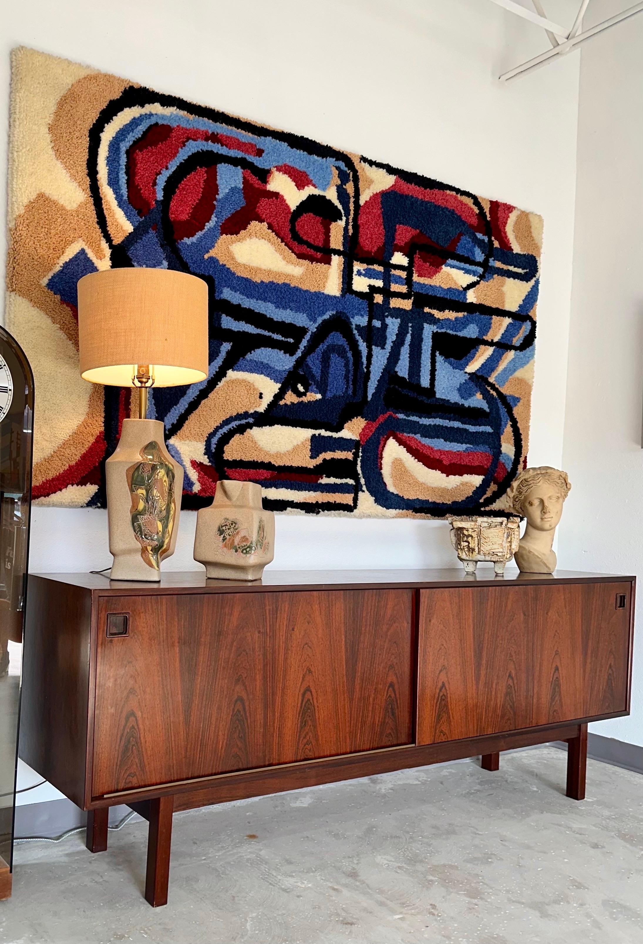 Fatto a mano Marianna Von Allesch Studio Decorativo del Mid Century Moderno Brocca in ceramica in vendita
