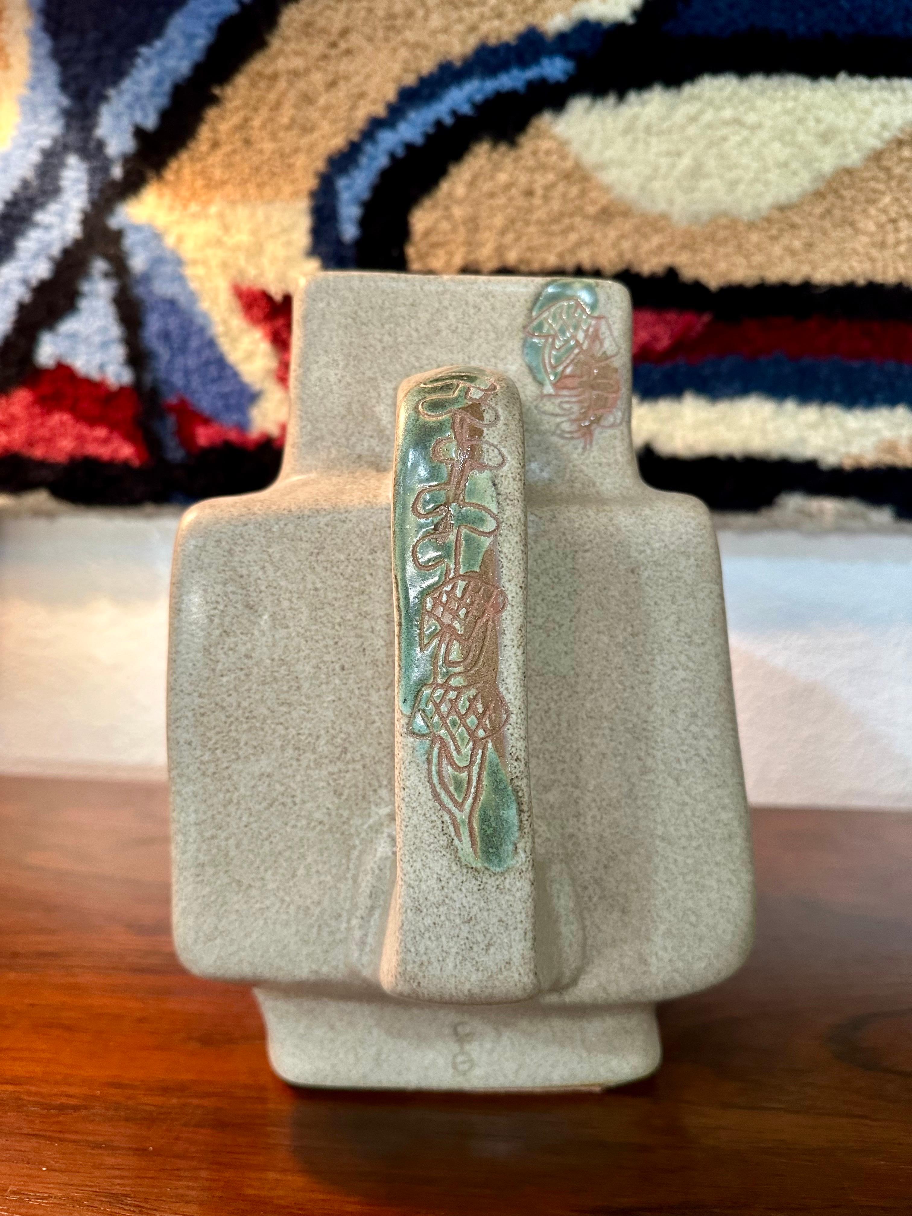 Marianna Von Allesch Studio Decorativo del Mid Century Moderno Brocca in ceramica in vendita 1