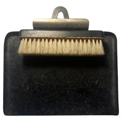Marianne Brandt, Brosse de table et plateau "Mignon" du Bauhaus, vers 1930