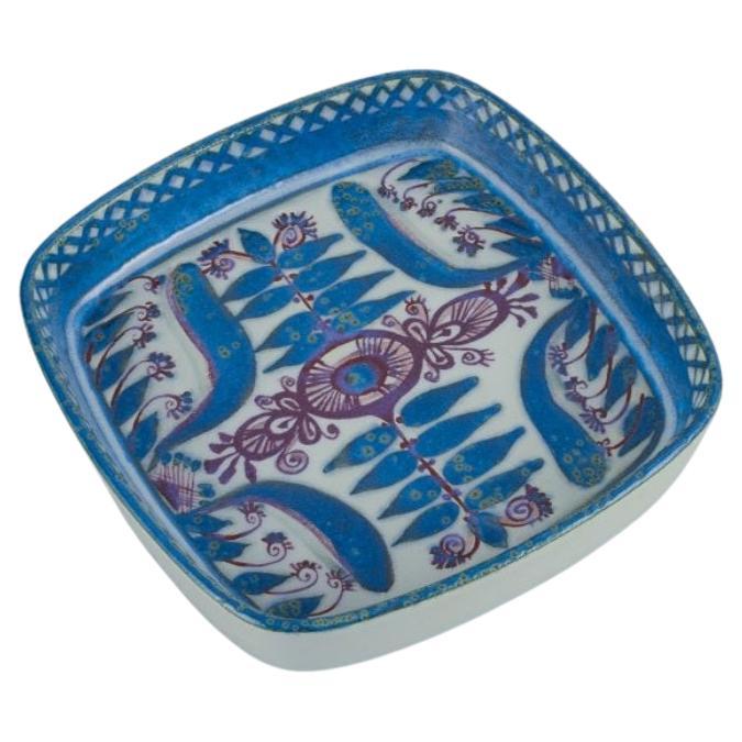 Marianne Johanson for Royal Copenhagen /Aluminia. Square dish in faience.