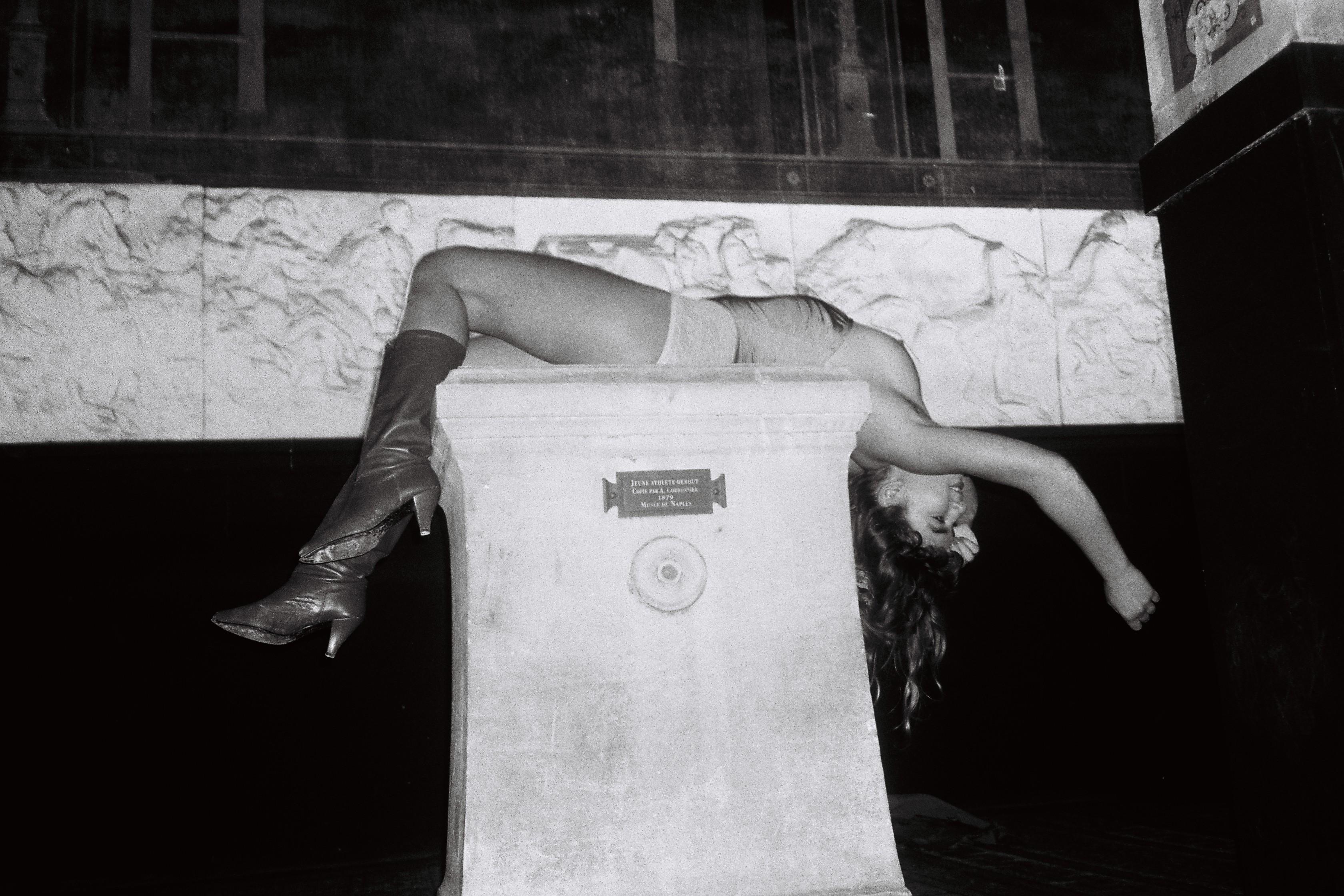 Marianne Marić
TBD
Silver gelatin print
Sheet 80 x 120 cm (31 1/2 x 47 1/4 in.)
Edition of 5, plus 2 AP; Ed. no 1/5
Print only

Marianne Marić looks at the body as architecture and plays with symbolism in her work, often using her close friends as