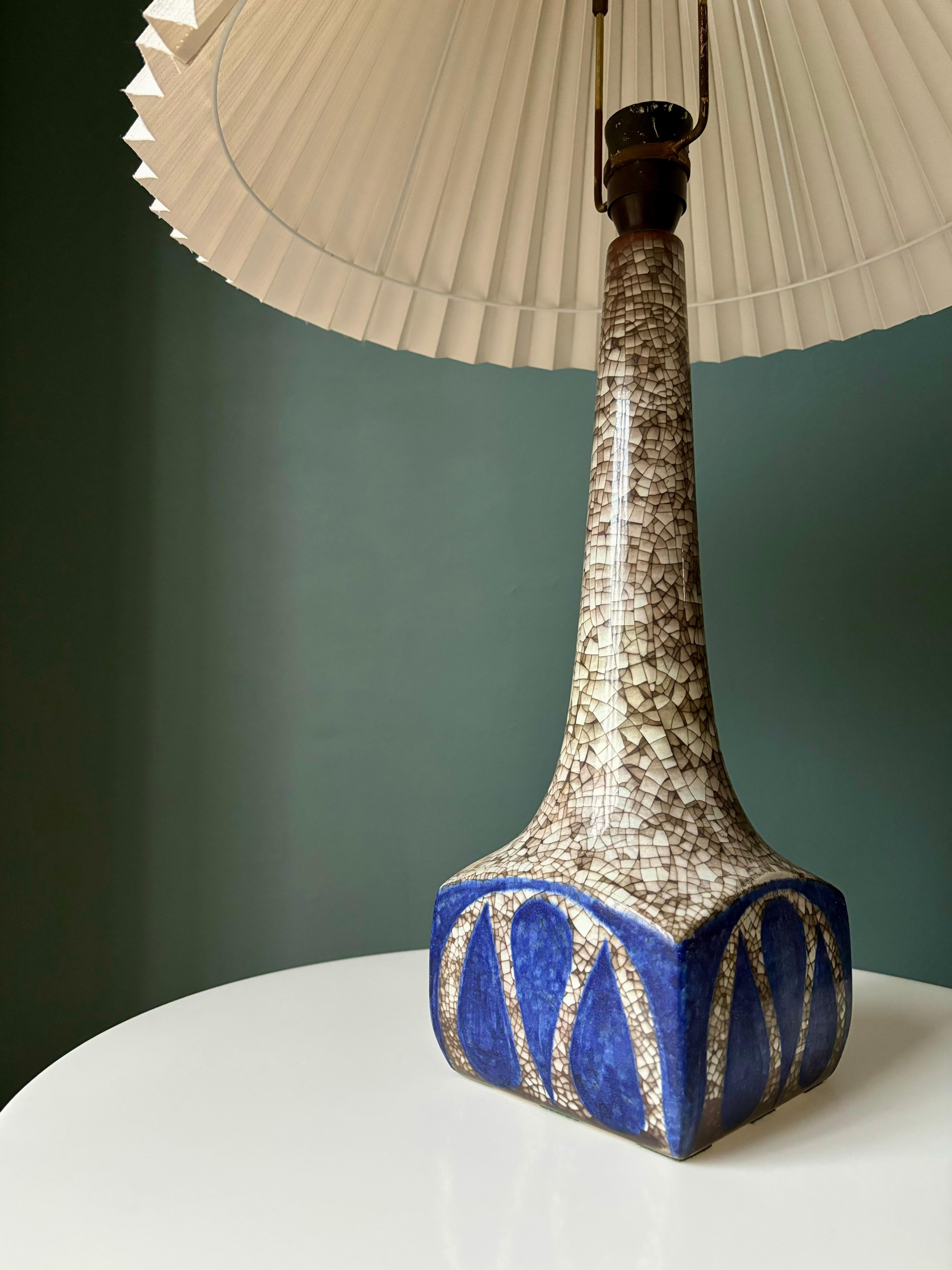 Marianne Starck für Andersen, Tischlampe mit hoher persischer Glasur, 1960er-Jahre  im Zustand „Gut“ im Angebot in Copenhagen, DK