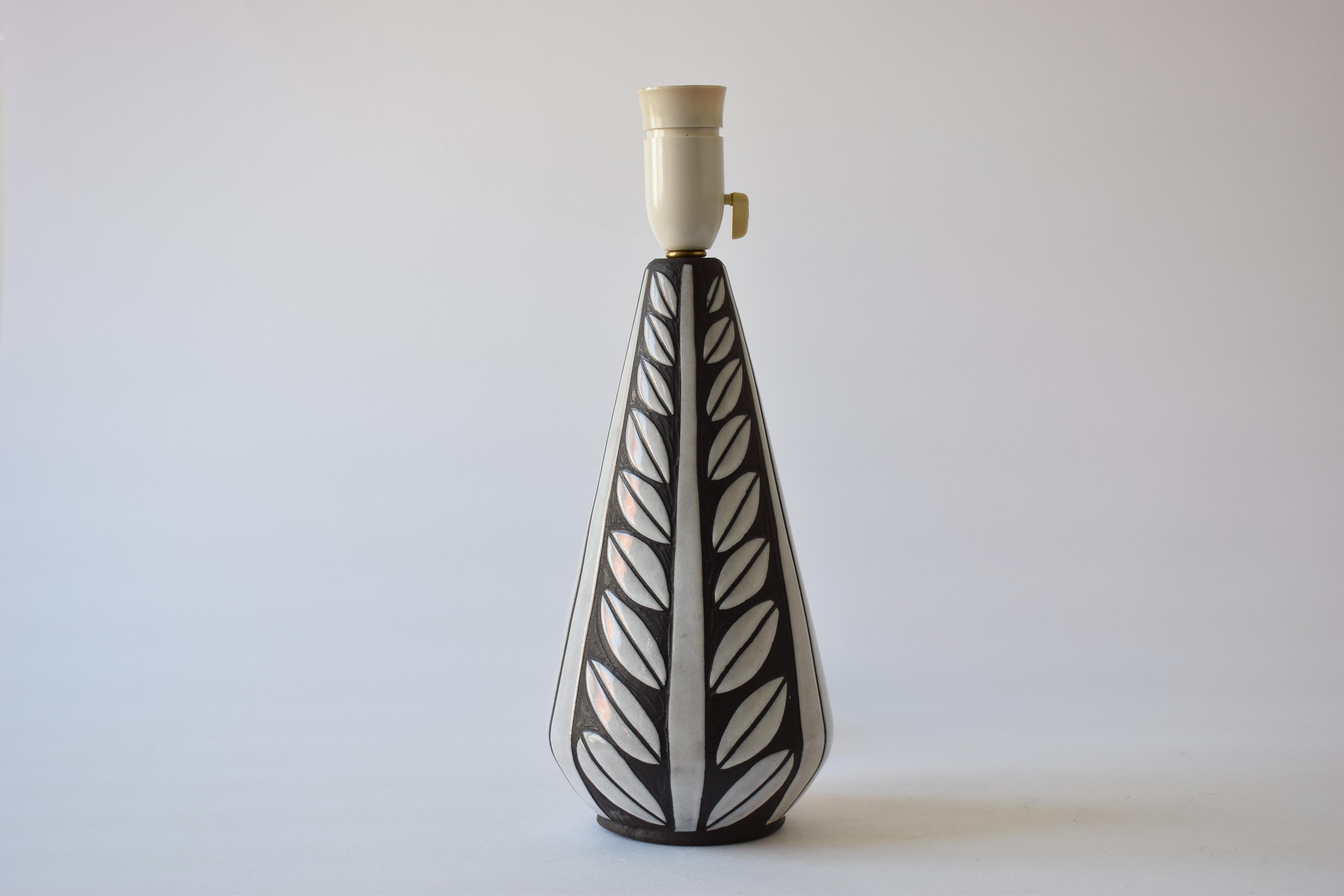 Marianne Starck for MA&S Ceramic Table Lamp Sgraffito Negro Tribal Danish, 1960s In Good Condition For Sale In Aarhus C, DK