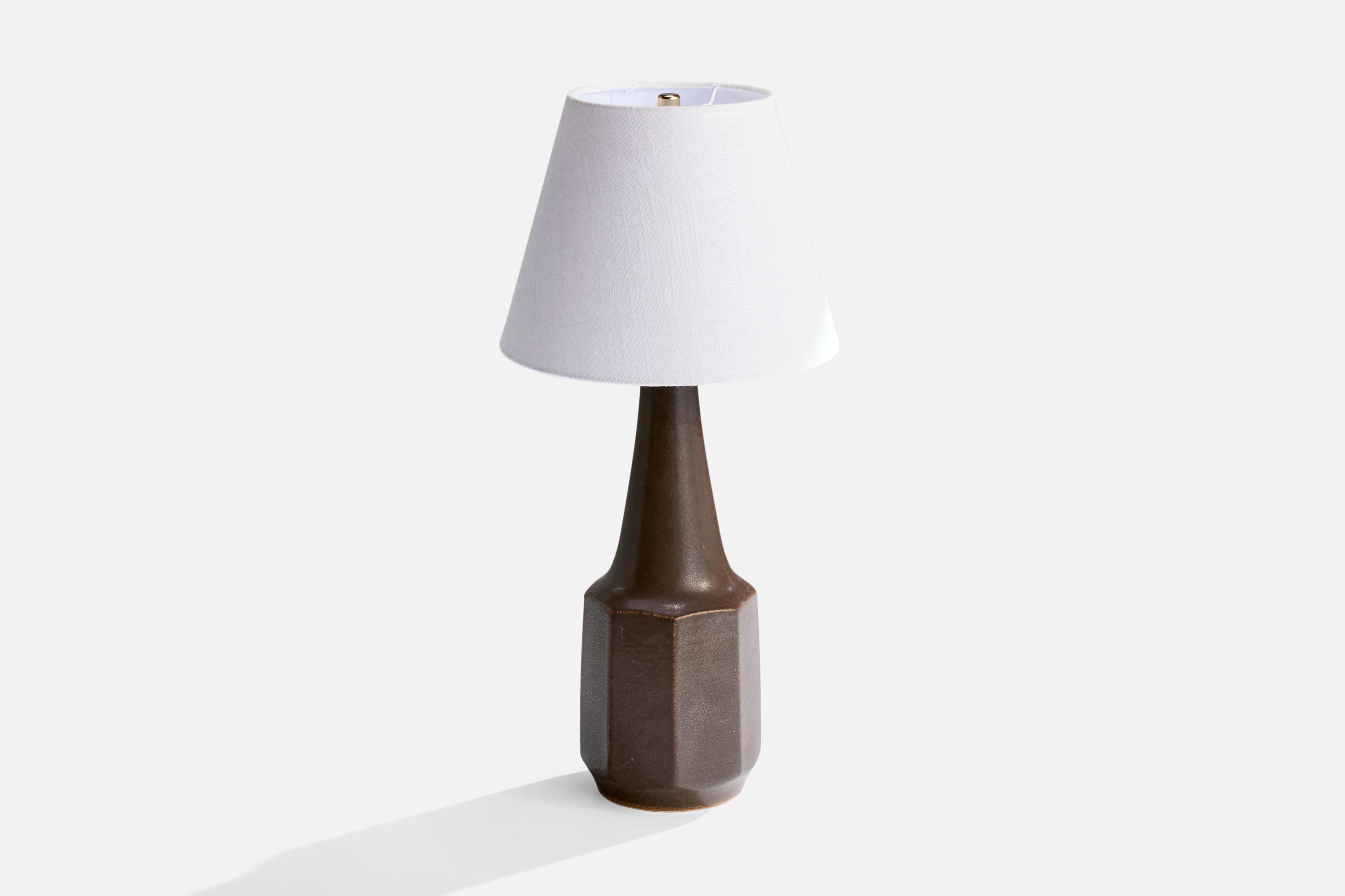 Mid-Century moderno Marianne Starck, Lampada da tavolo, gres, ottone, Danimarca, anni '60 in vendita
