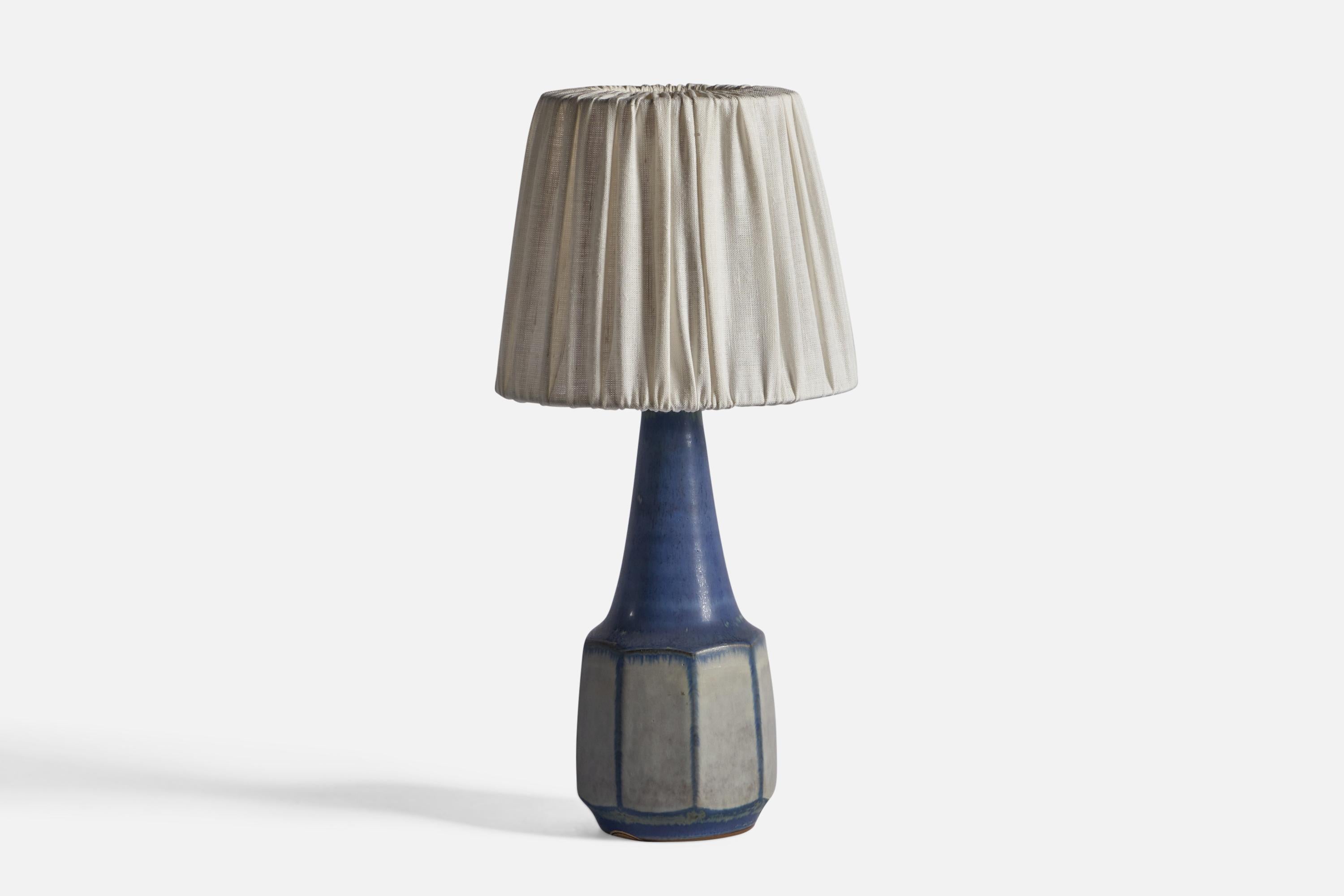 Marianne Starck, Table Lamp, Stoneware, Fabric, Denmark, 1960s In Good Condition For Sale In High Point, NC