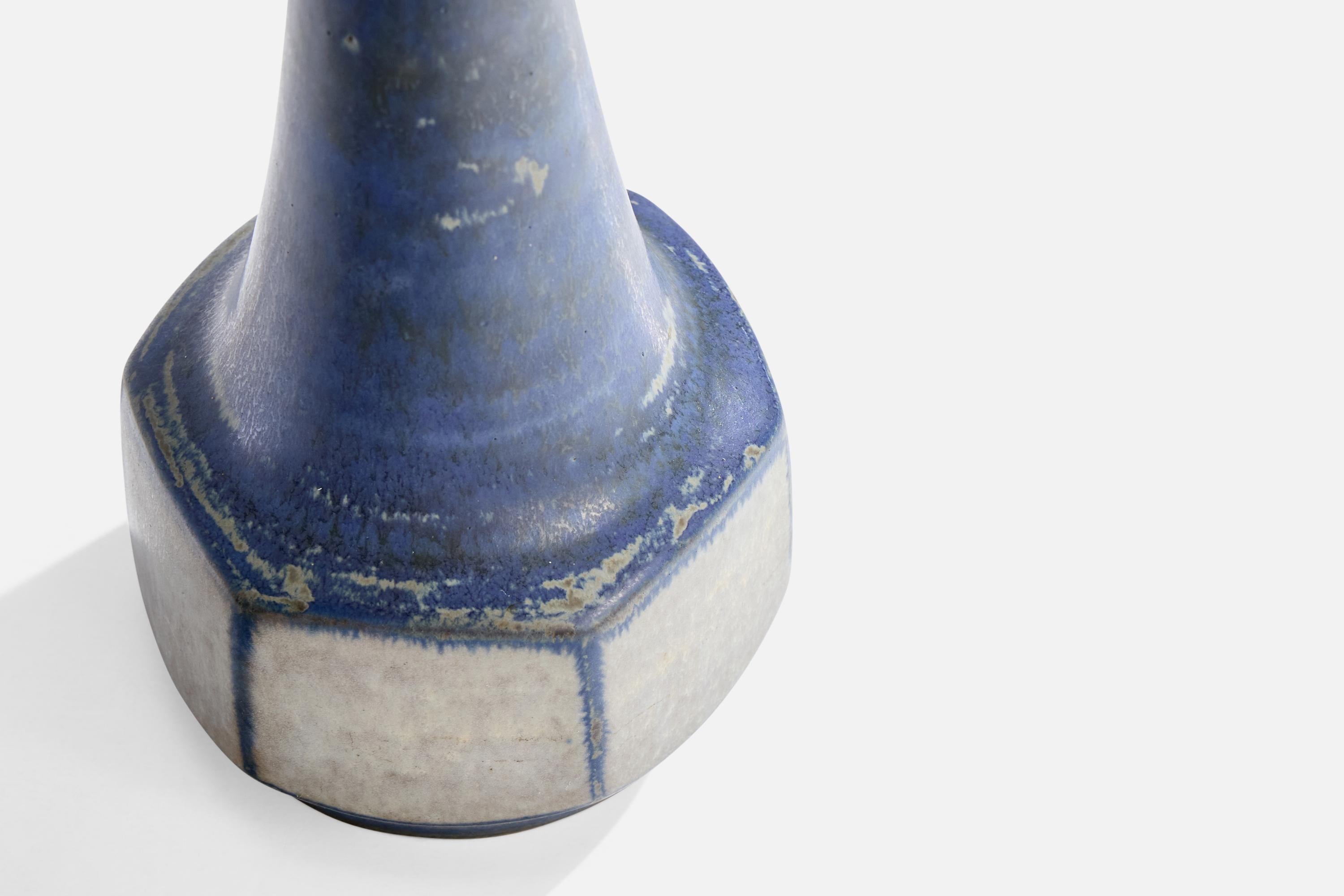 Marianne Starck, Table Lamp, Stoneware, Fabric, Denmark, 1960s In Good Condition For Sale In High Point, NC