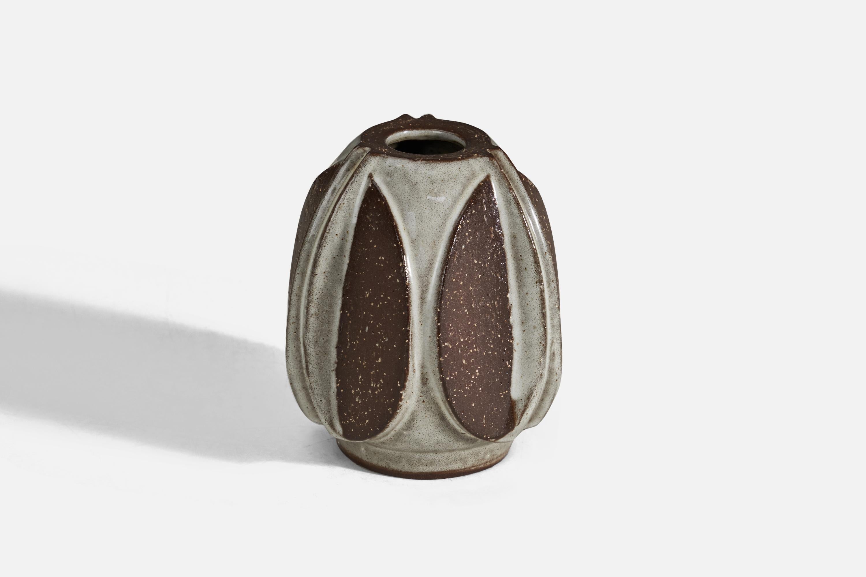 Scandinavian Modern Marianne Starck, Vase, Glazed Stoneware, Michael Andersen, Denmark, 1960s For Sale