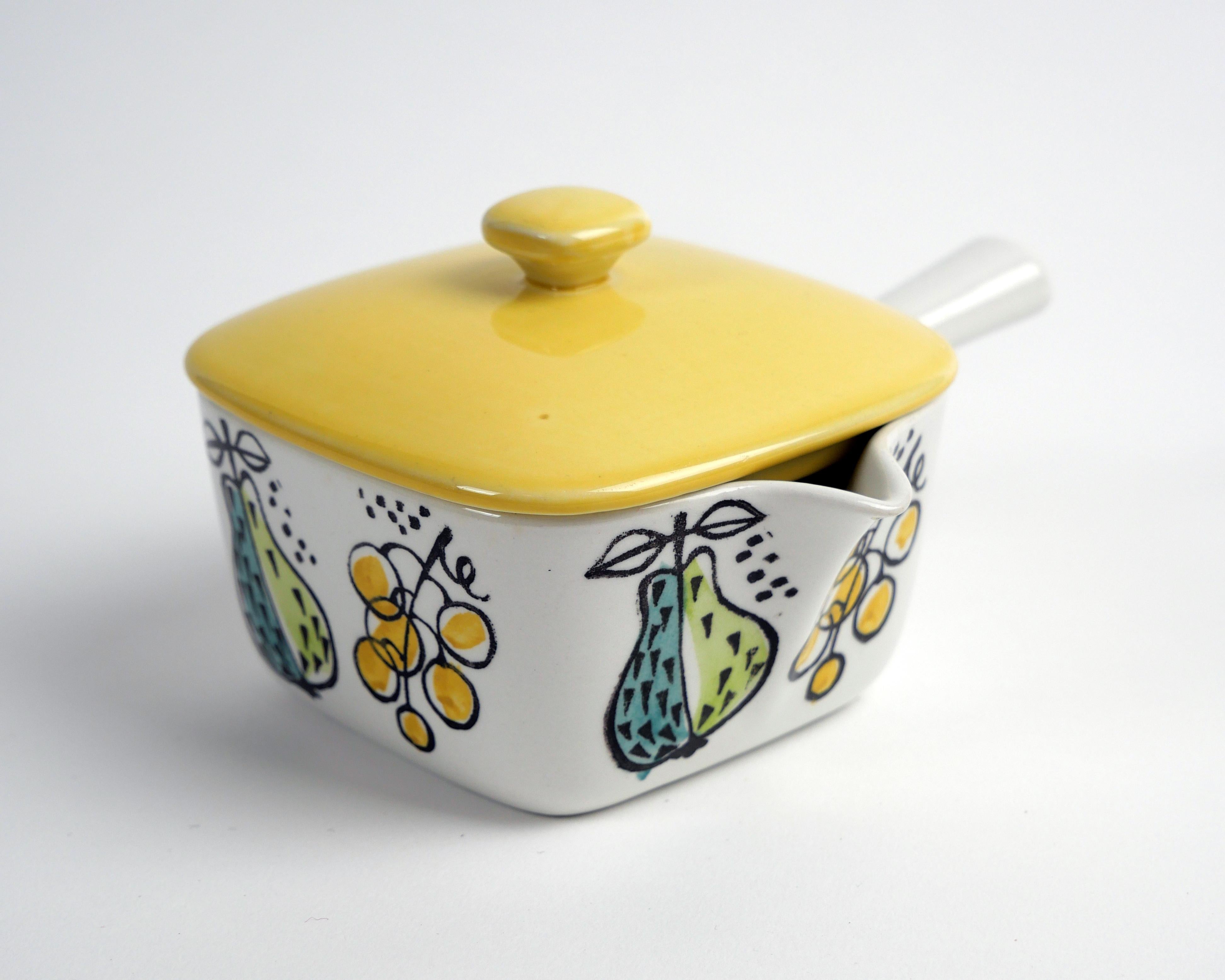 Marianne Westman for Rörstrand (Sweden)
‘Granada’ ovenware pot with lid, c. 1957

Pretty little oven-proof pot decorated in classic Westman 1950s style.
Manufacturer’s mark to underside.
Excellent condition with no scratches or