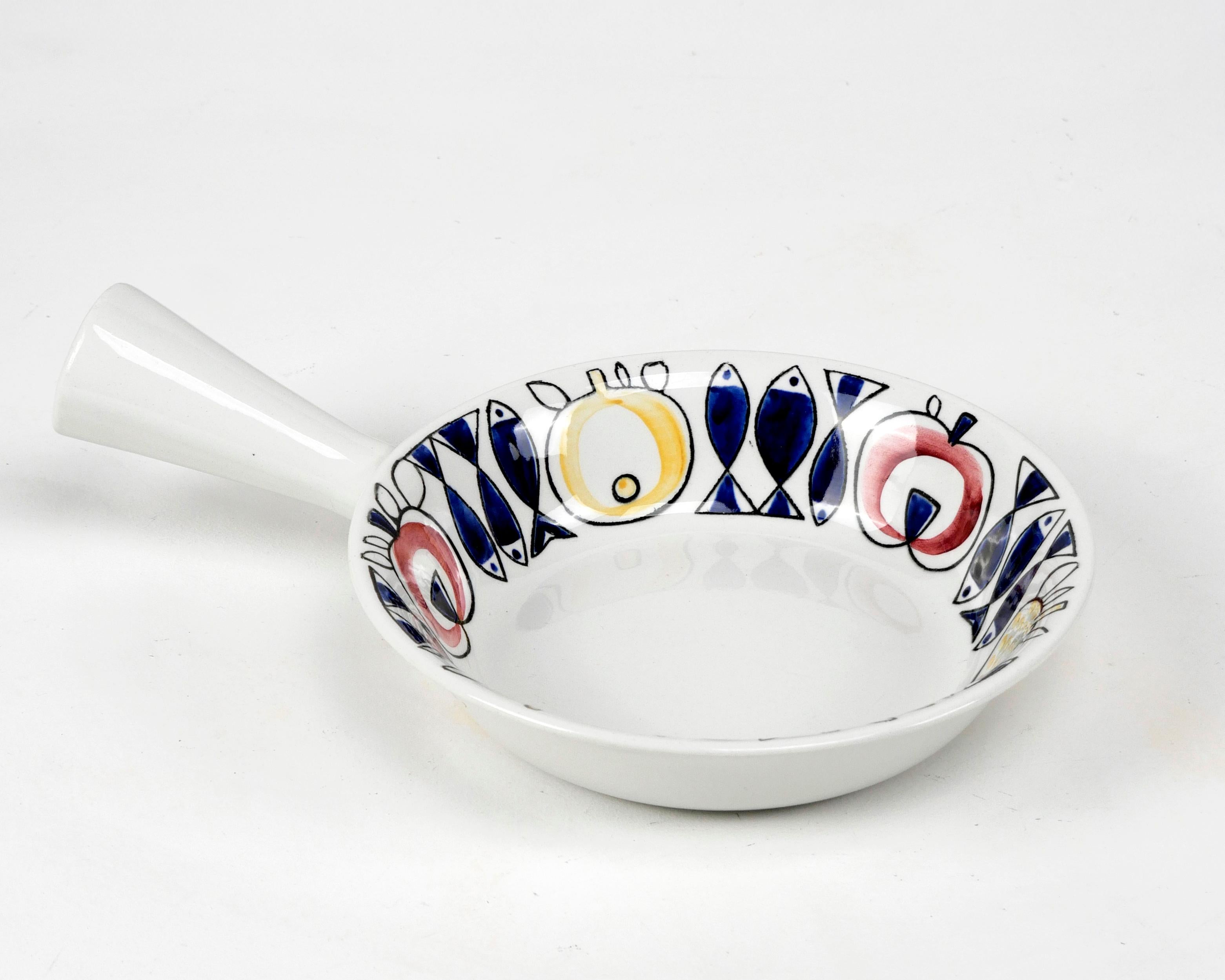 Marianne Westman, Rörstrand 'Pomona' no.13 ceramic pan with handle, Sweden, 1957 (Moderne der Mitte des Jahrhunderts) im Angebot