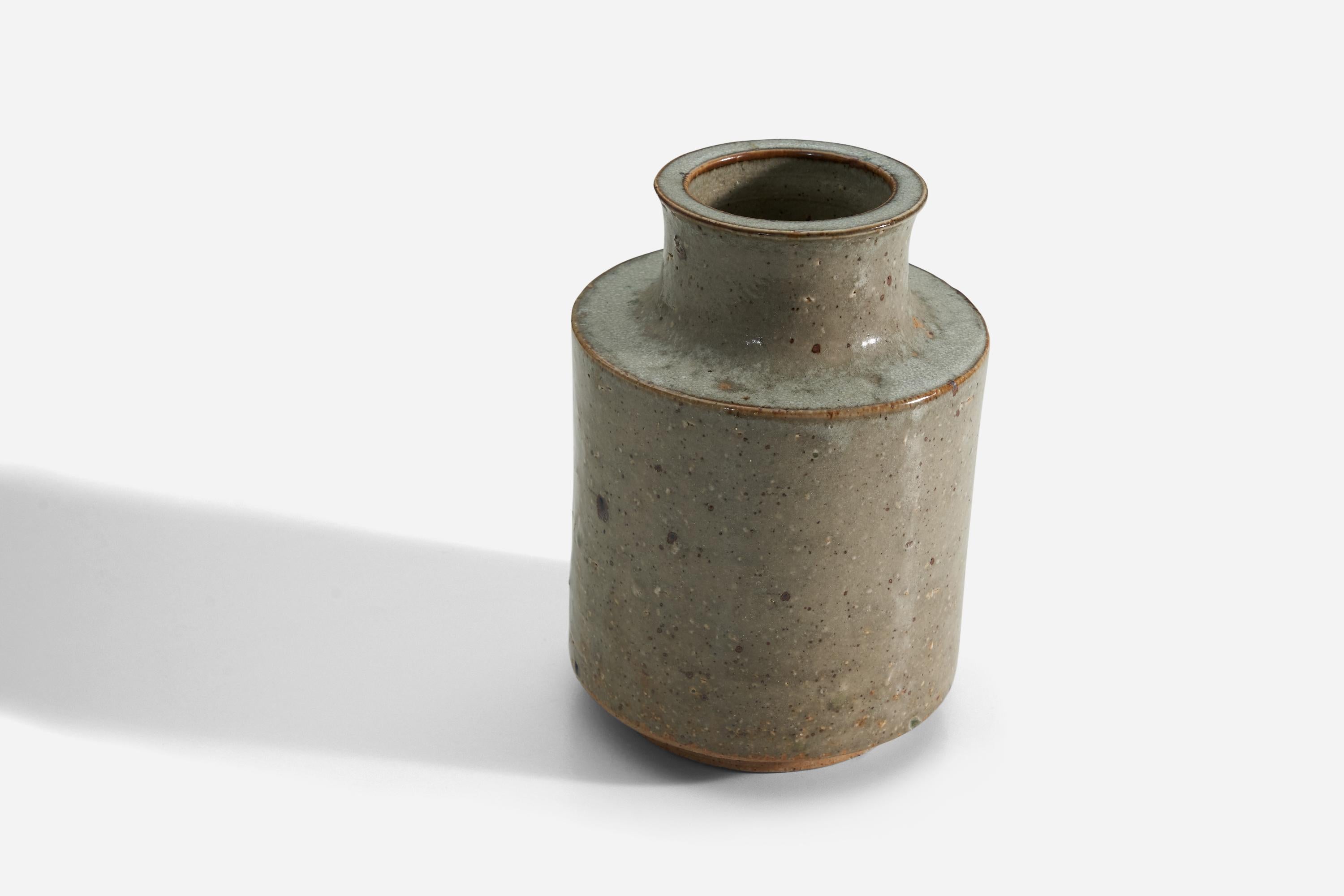 Scandinavian Modern Marianne Westman, Vase, Grey-Glazed Firesand, Rörstand, Sweden, 1950s For Sale