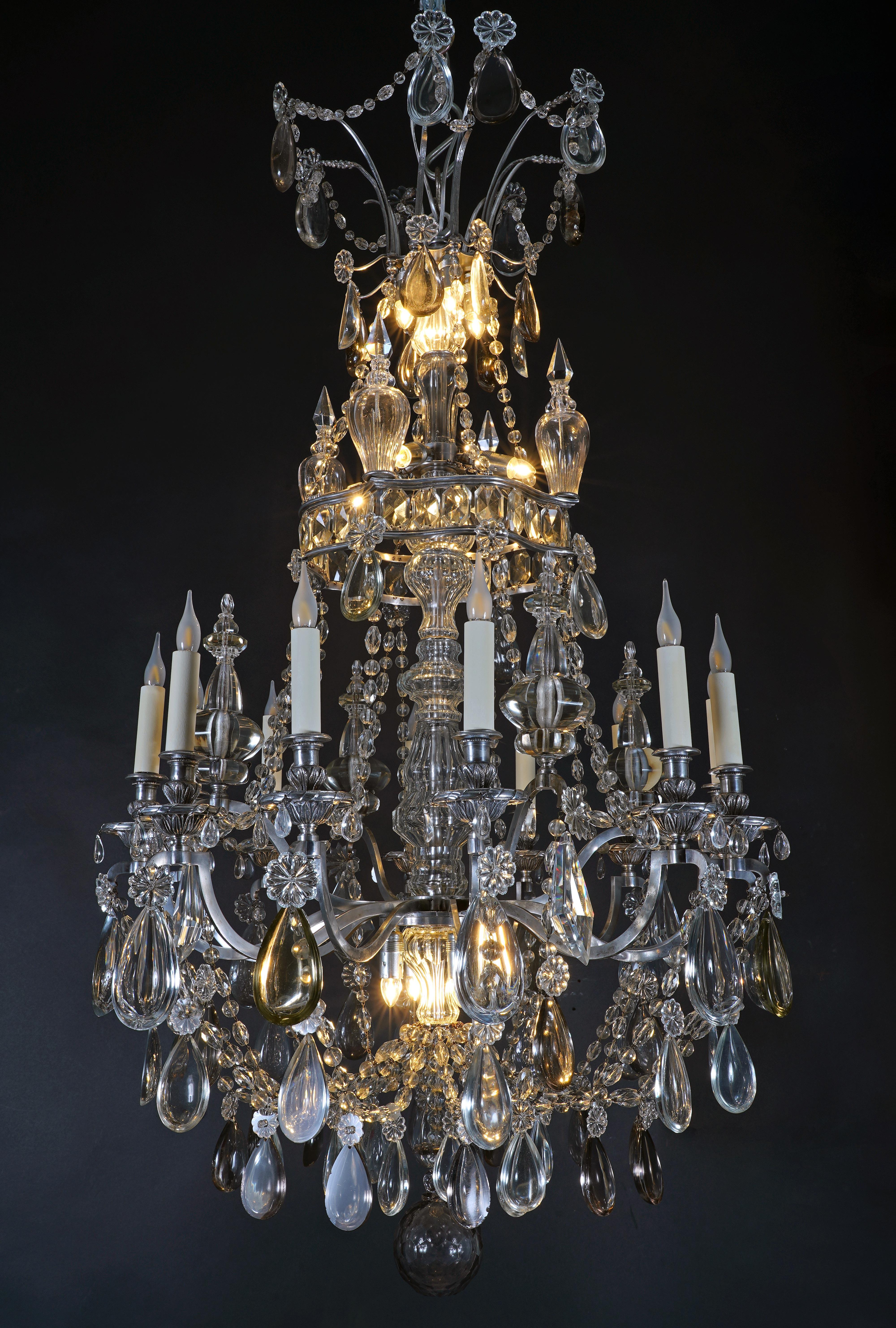 Luigi XVI Lampadario di cristallo Baccarat 