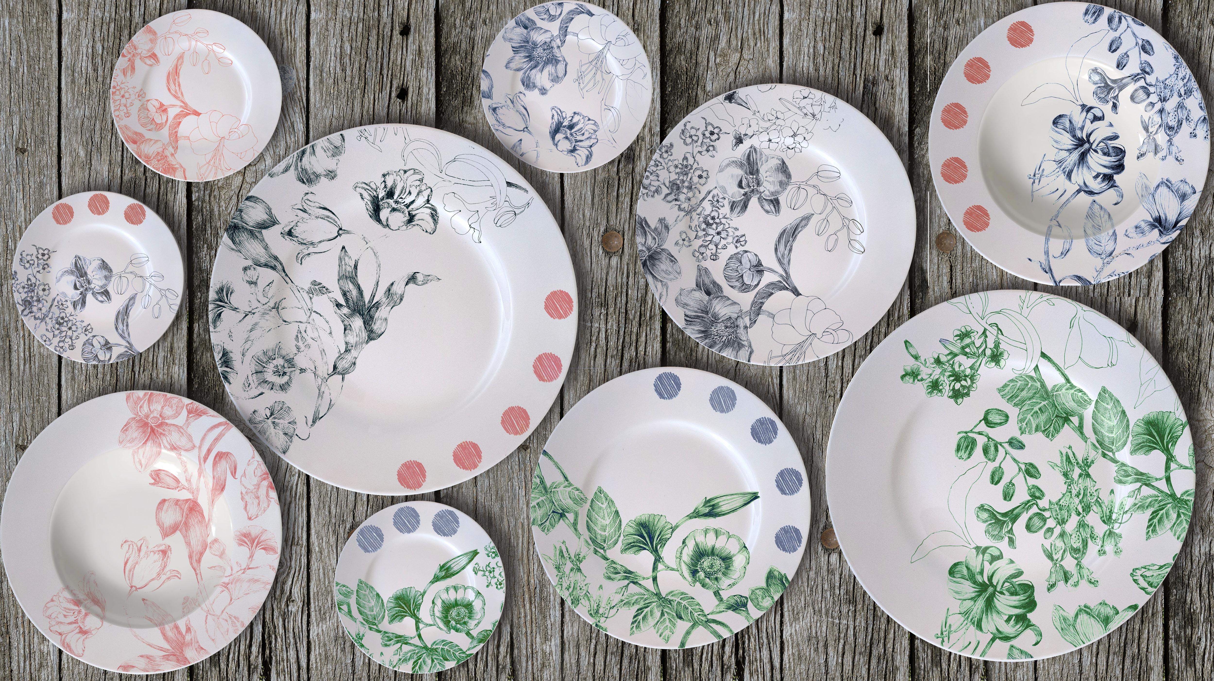 Italian Marie Antoinette Four Contemporary Porcelain Bread Plates Set with Floral Design For Sale