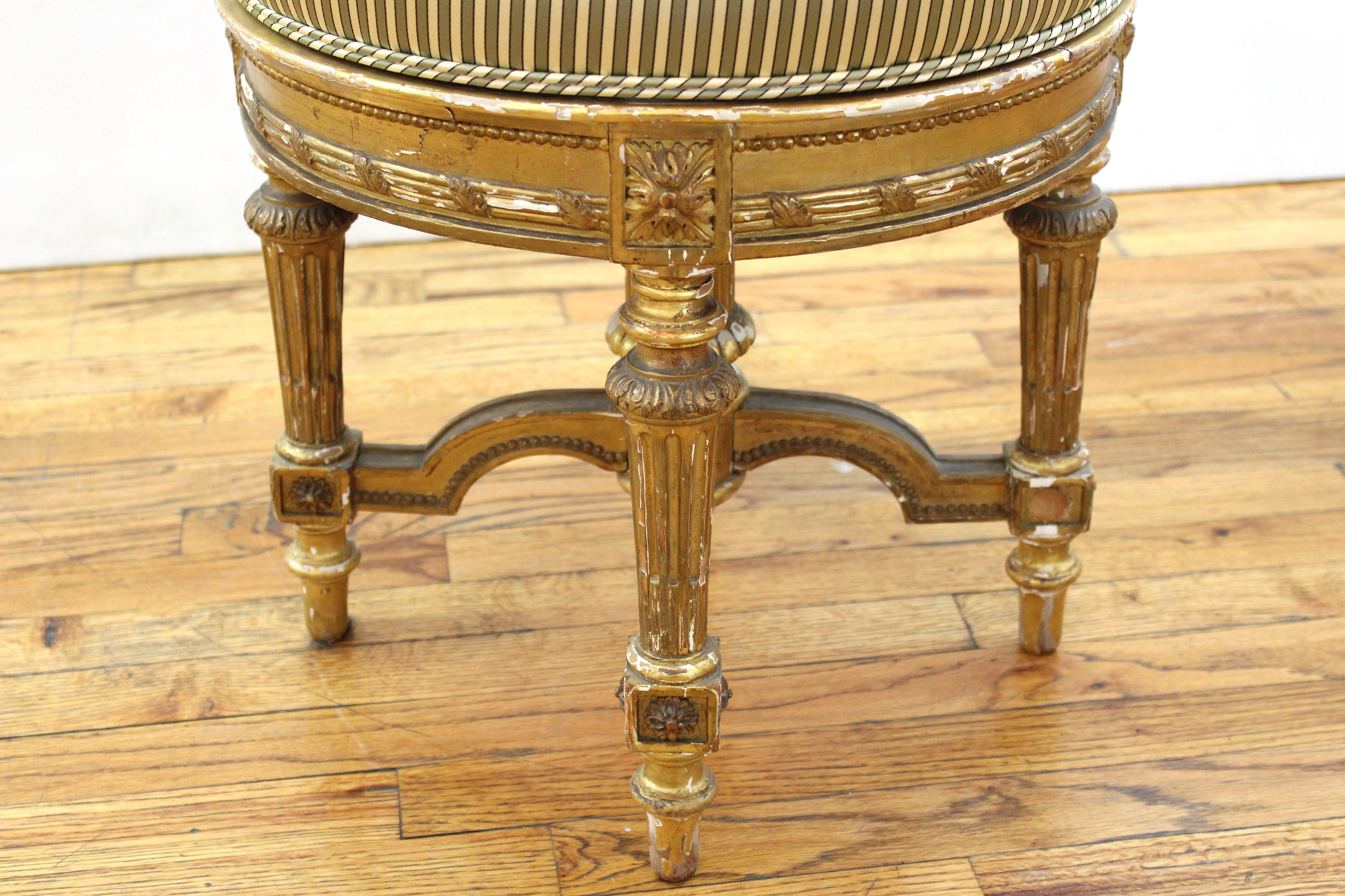 Marie-Antoinette Style Giltwood Boudoir Chair In Good Condition In New York, NY