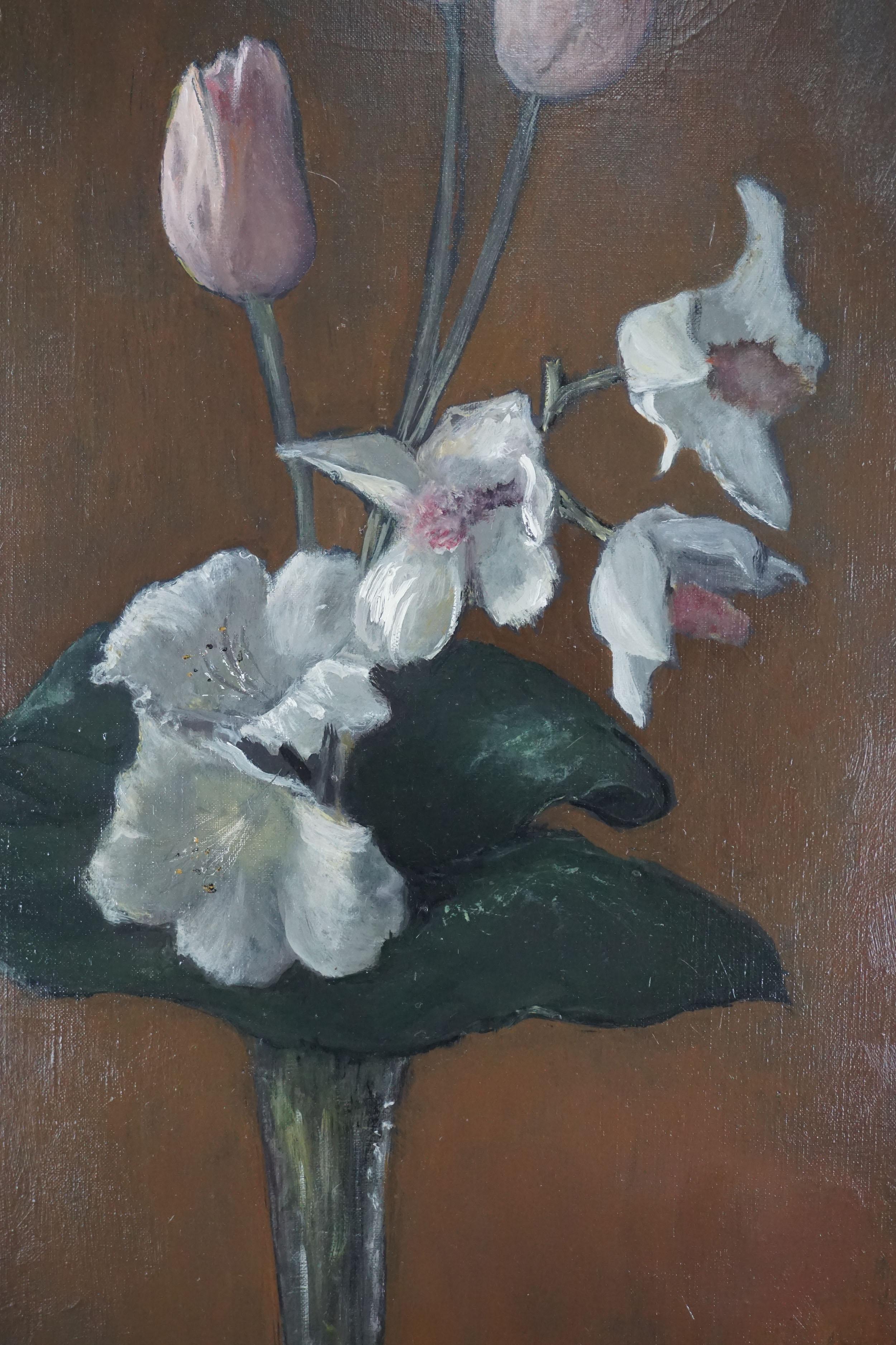 Großformatiges französisches Stillleben mit Tulpen, Azaleen und Orchideen (Realismus), Painting, von Marie-Claire Delaunay