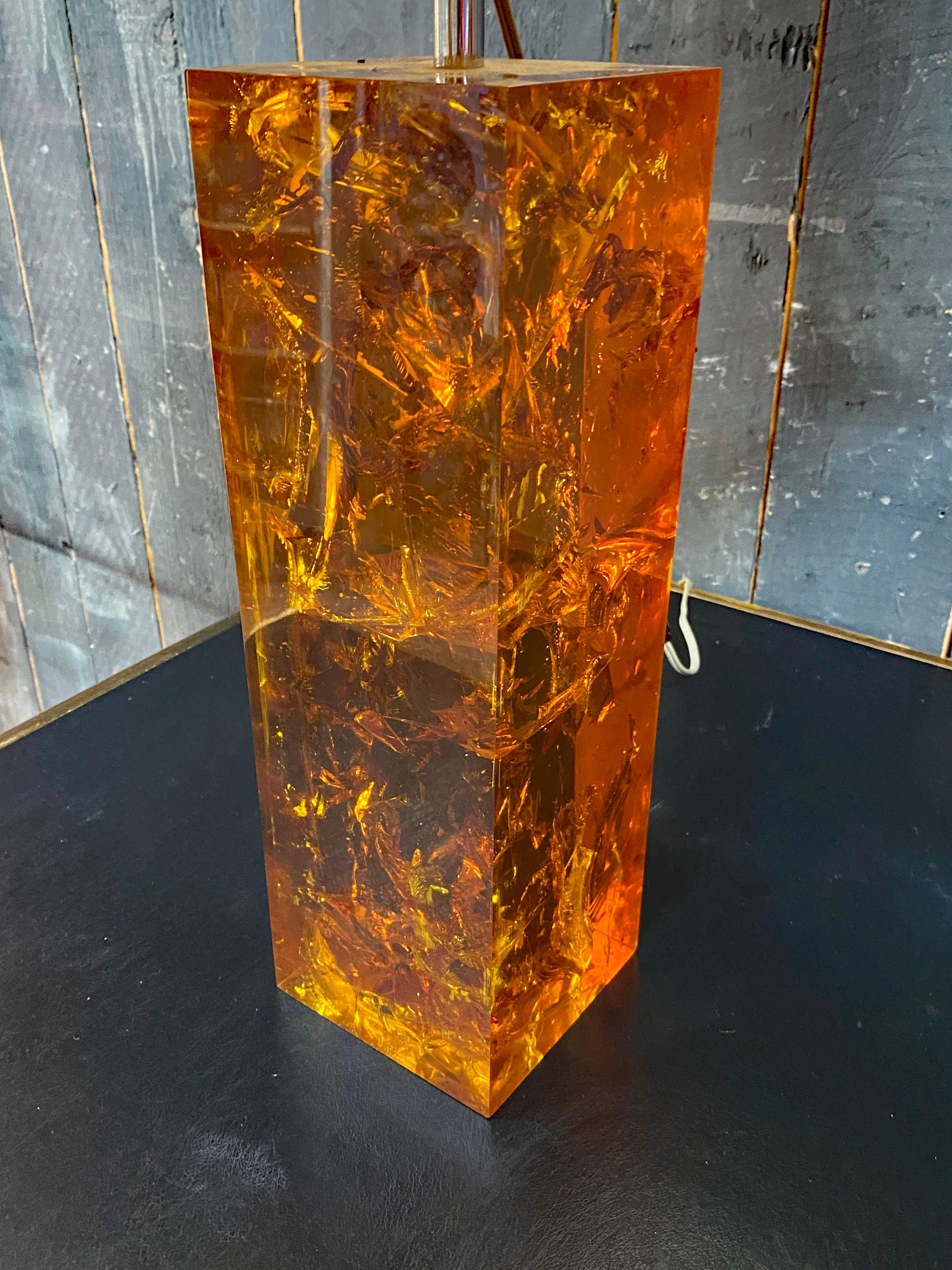 Mid-Century Modern Marie-Claude de Fouquières (born in 1937) table lamp in fractal resin For Sale