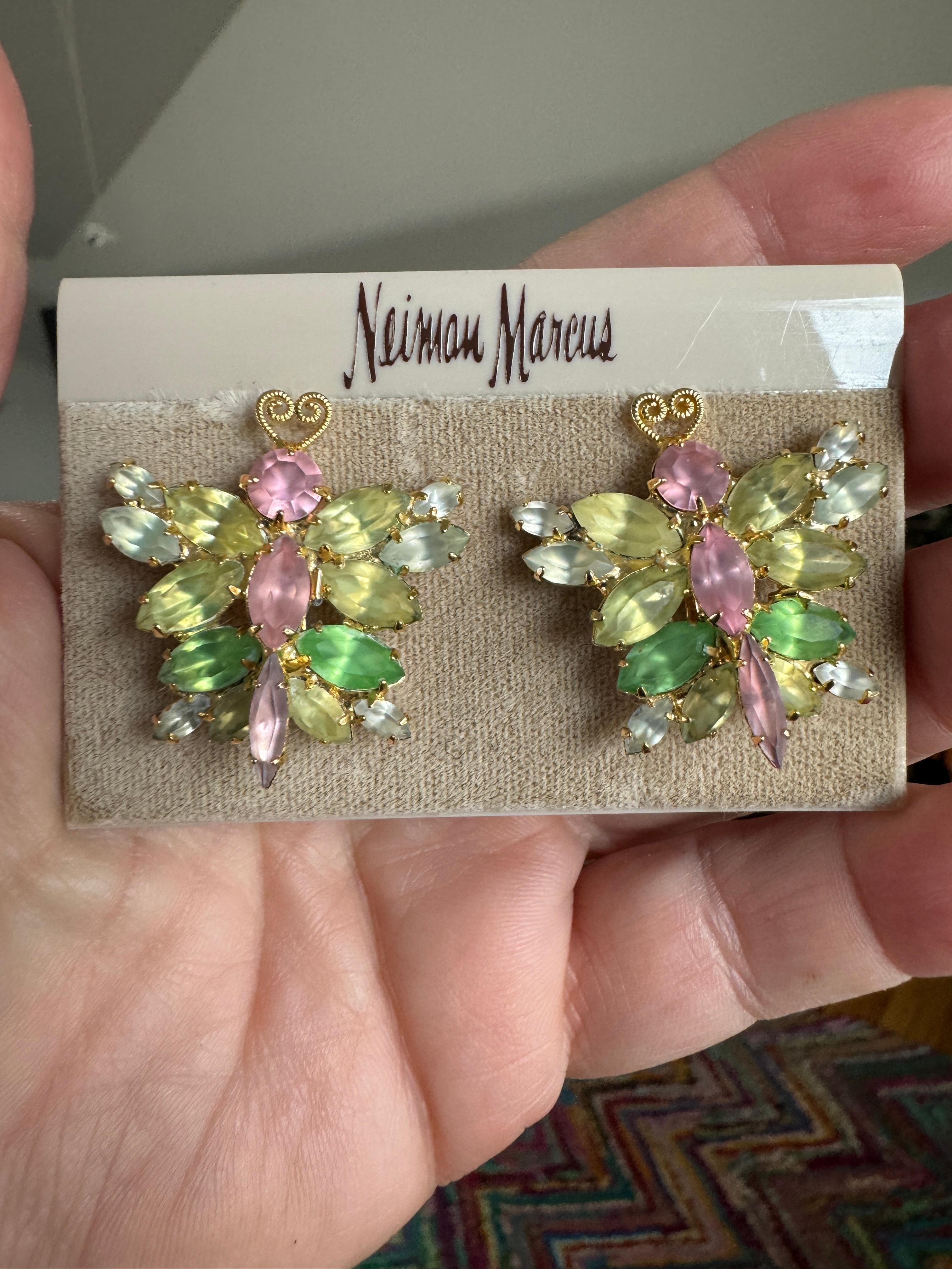 Marie Ferra Pastell-Schmetterlingsohrringe, nie getragen 1990er Jahre im Angebot 4