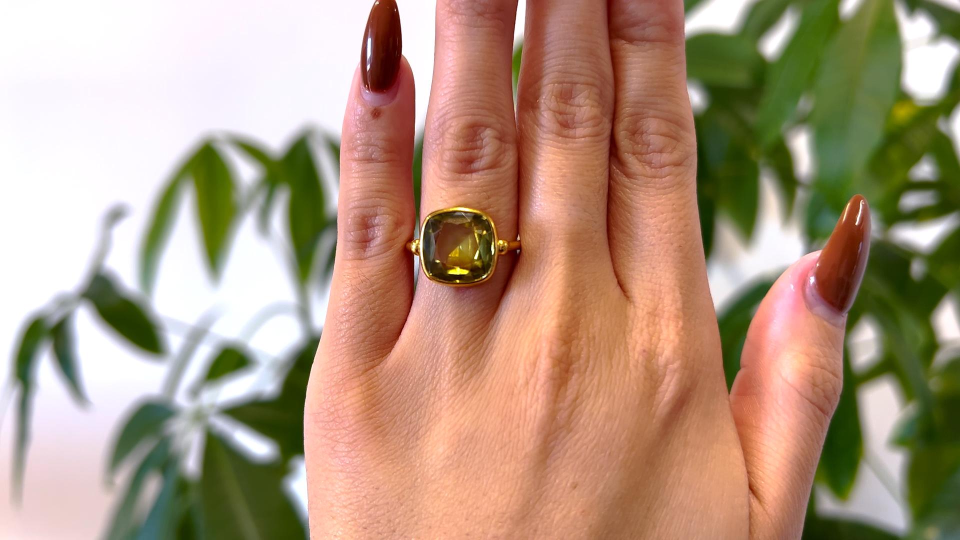 Marie-Hélène de Taillac Französisch Sphene 22k Gelbgold Swivel Ring im Zustand „Hervorragend“ in Beverly Hills, CA