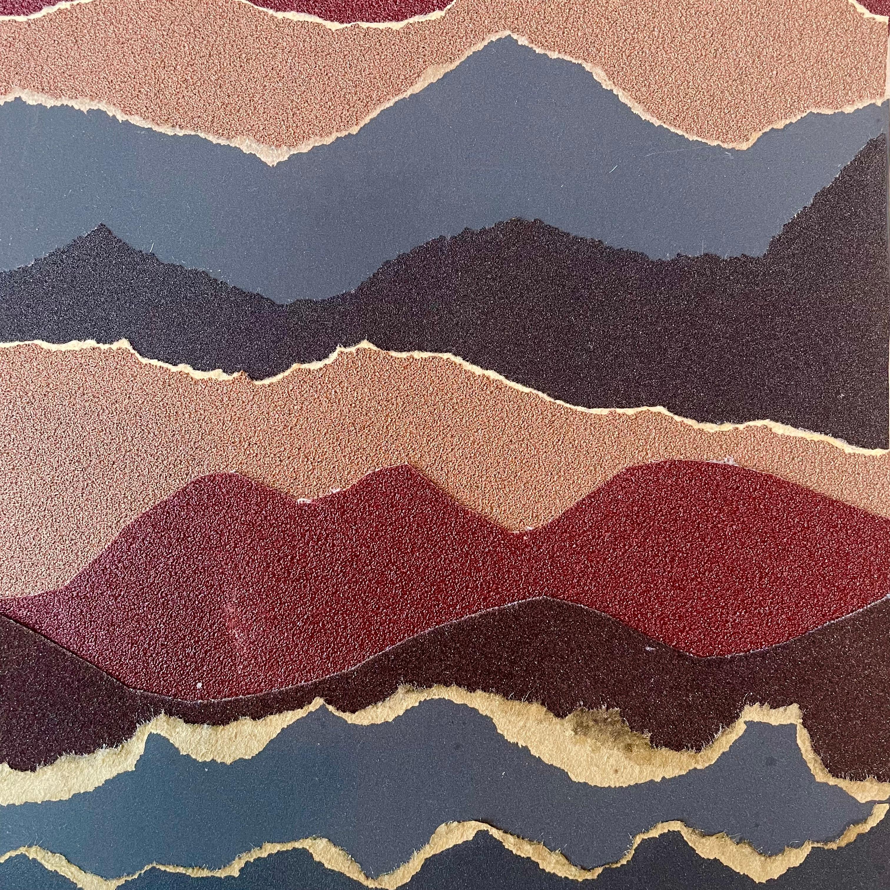 Fluctus 5 - Collage papier sur panneau de bois, paysage marin abstrait, rouge, gris et marron en vente 3