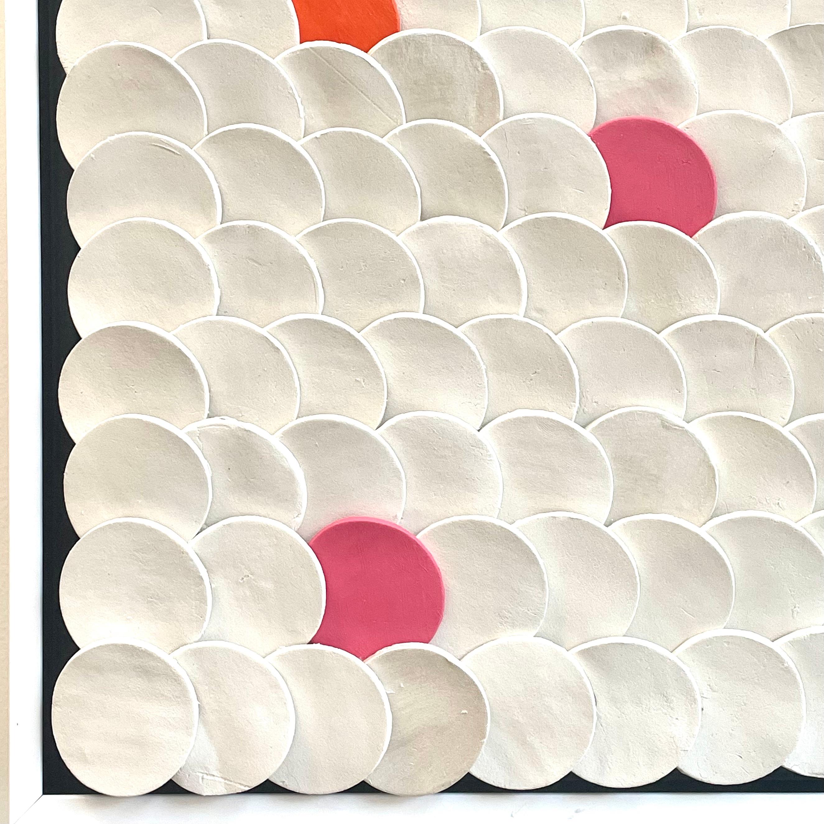 Squamae S 3 - Rosa, Orange, Weiß, Weiß 3D abstrakte geometrische Keramik-Wandkomposition (Zeitgenössisch), Mixed Media Art, von Marie Laforey