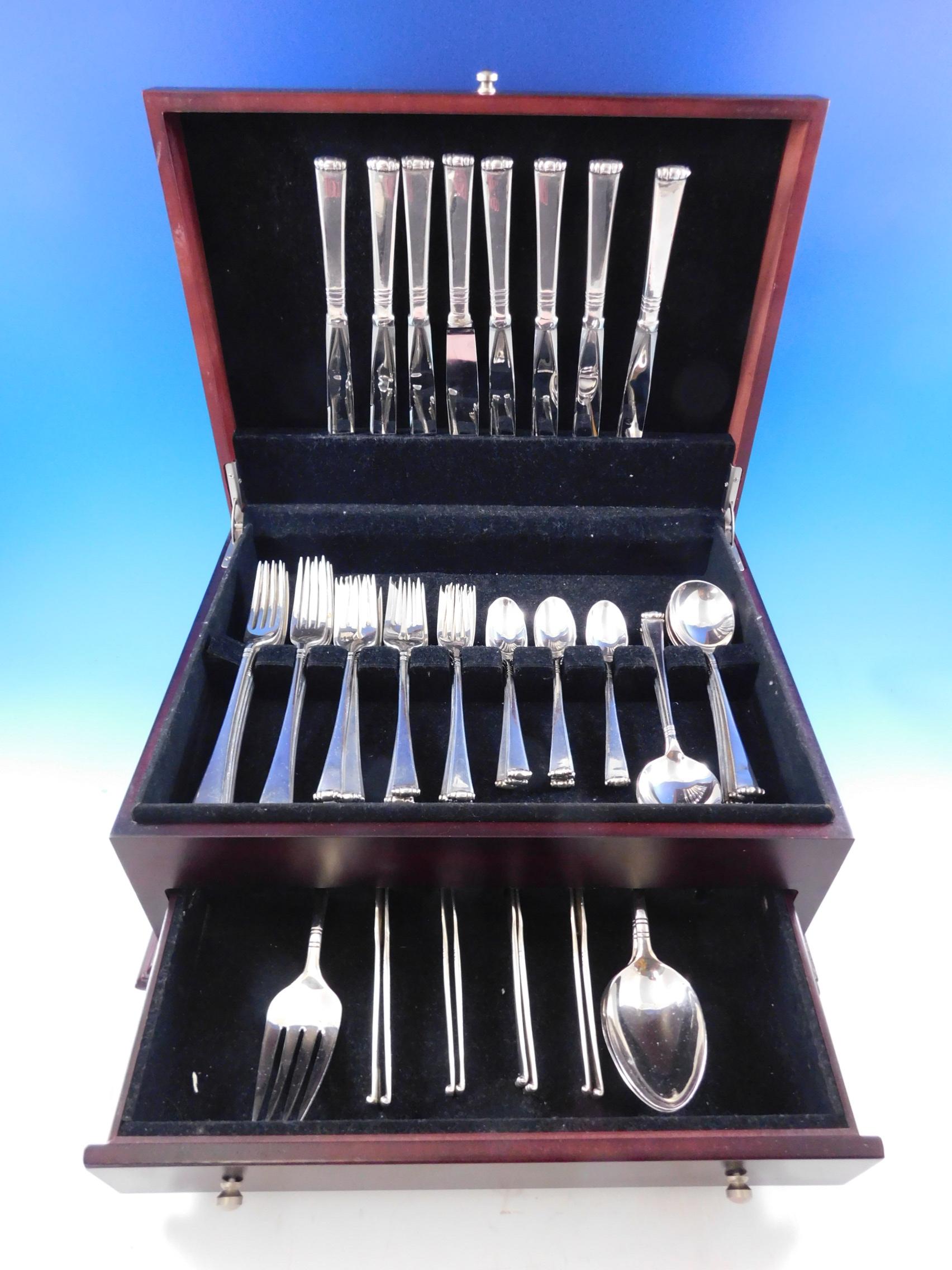 Rare dinner size Marie Louise by Tane (Mexico) sterling silver flatware set, 54 pieces. This service is handmade and includes:

8 dinner knives, 9 3/8
