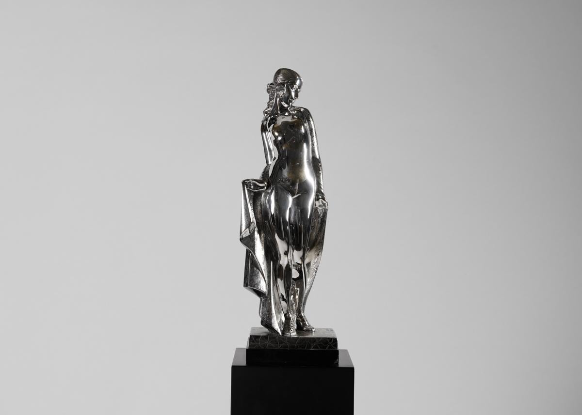 Marie-Louise Simard, sculpture Art déco d'une femme, France, 1926 en vente 1