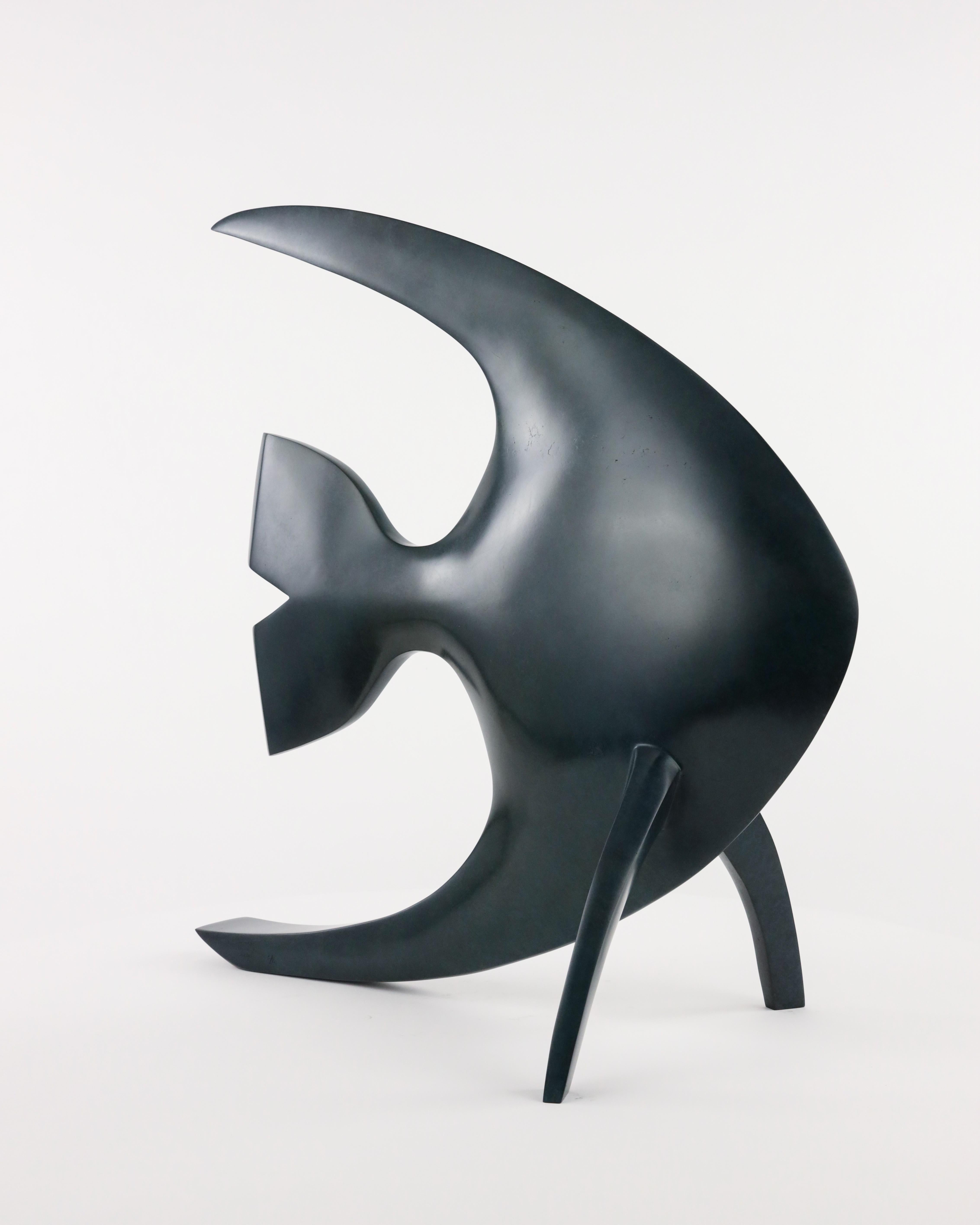 Acqua by Marie Louise Sorbac - Sculpture animalière en bronze représentant un poisson, la mer