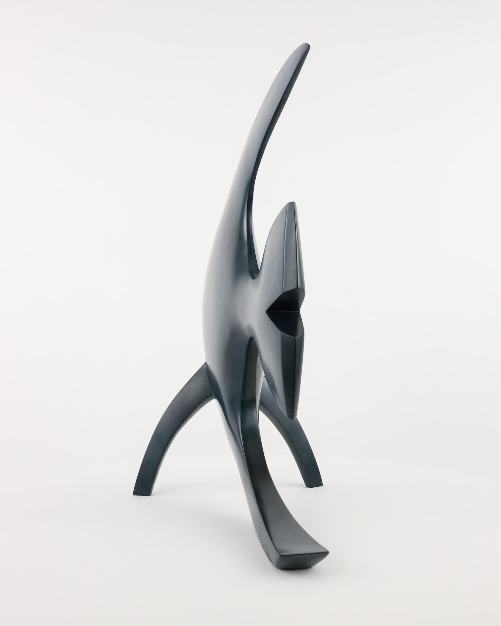 Acqua di Marie Louise Sorbac - Scultura animale in bronzo di un pesce, mare in vendita 10