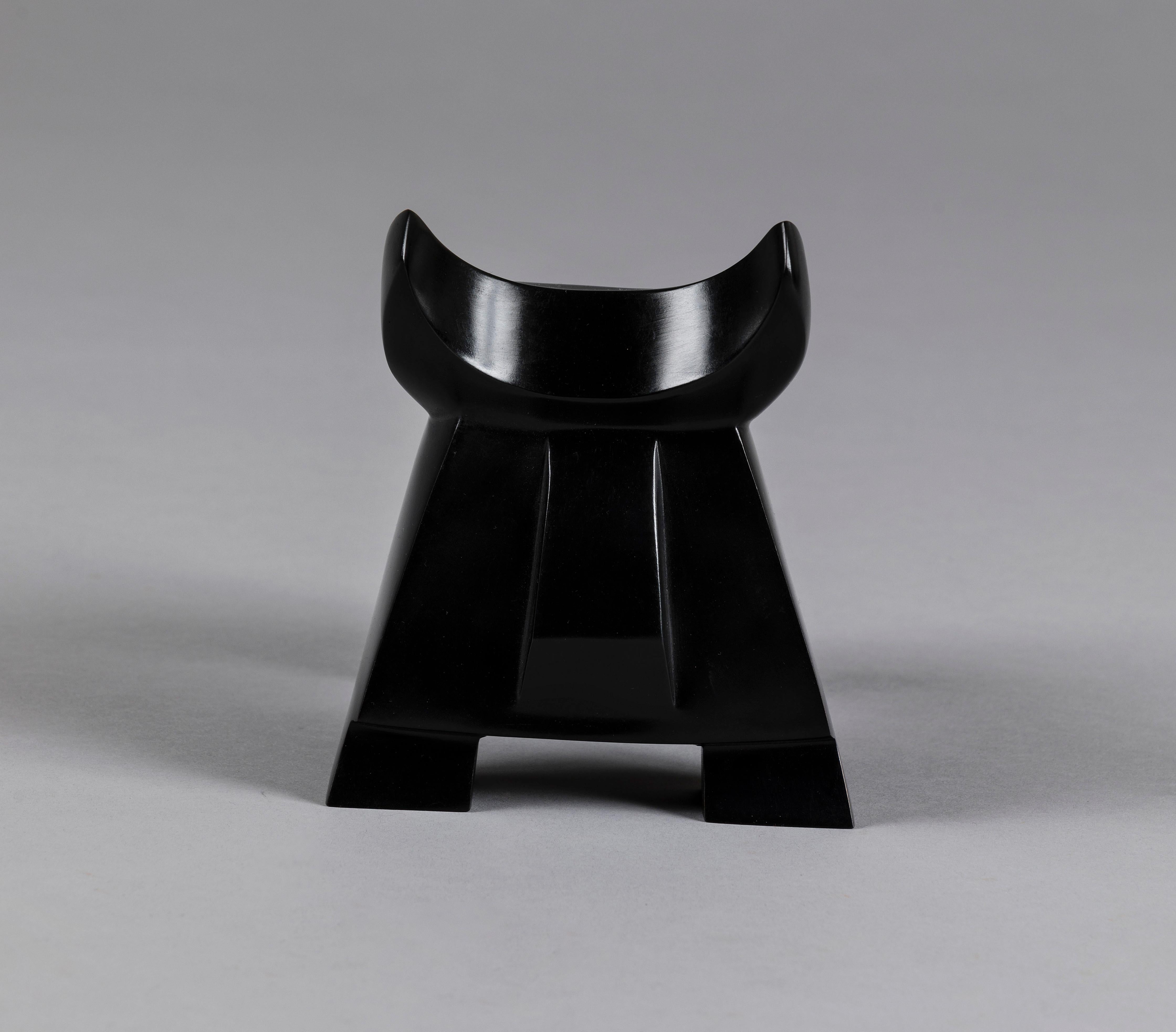 Athos di Marie Louise Sorbac -  Scultura animale in bronzo, toro in vendita 1