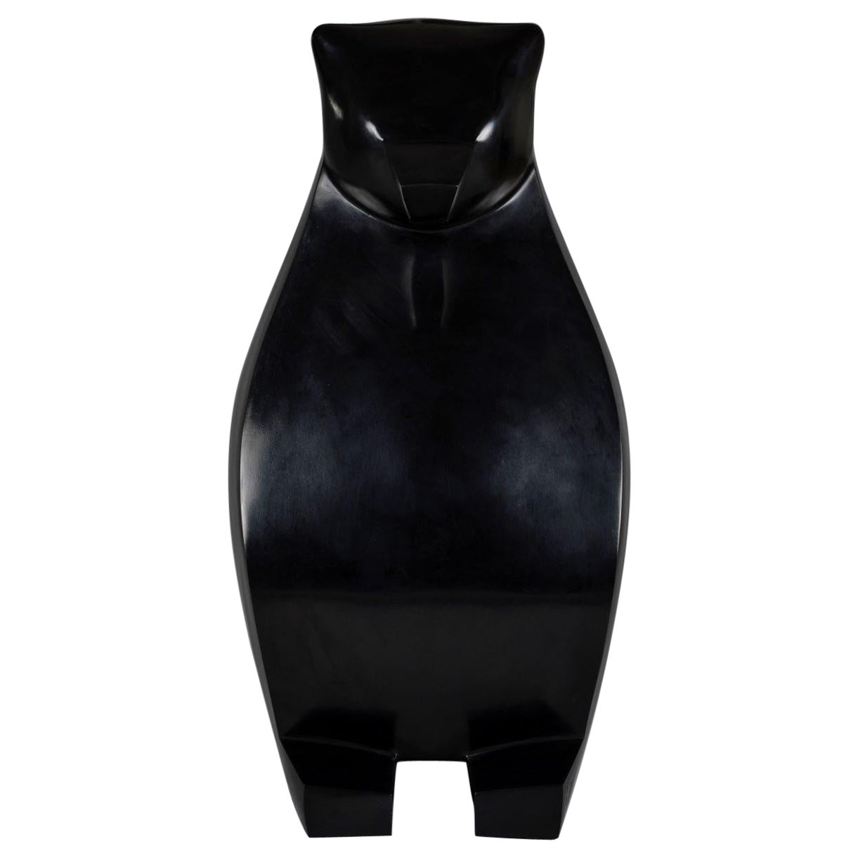 Artistics est une sculpture en bronze de l
artiste contemporaine française Marie Louise Sorbac, dont les dimensions sont 65 × 31 × 30 cm (25,6 × 12,2 × 11,8 in).
La sculpture est signée et numérotée, elle fait partie d
une édition limitée à 8