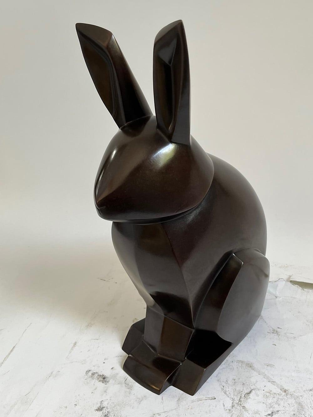 Ernest by Marie Louise Sorbac - Sculpture animalière en bronze, lapin, noir, lisse 2