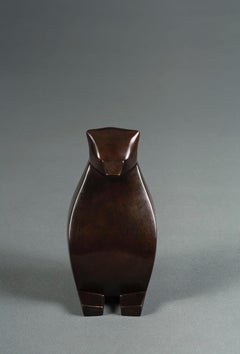 Junior von Marie Louise Sorbac -  Tierplastik aus Bronze, Bär, braune Farbe