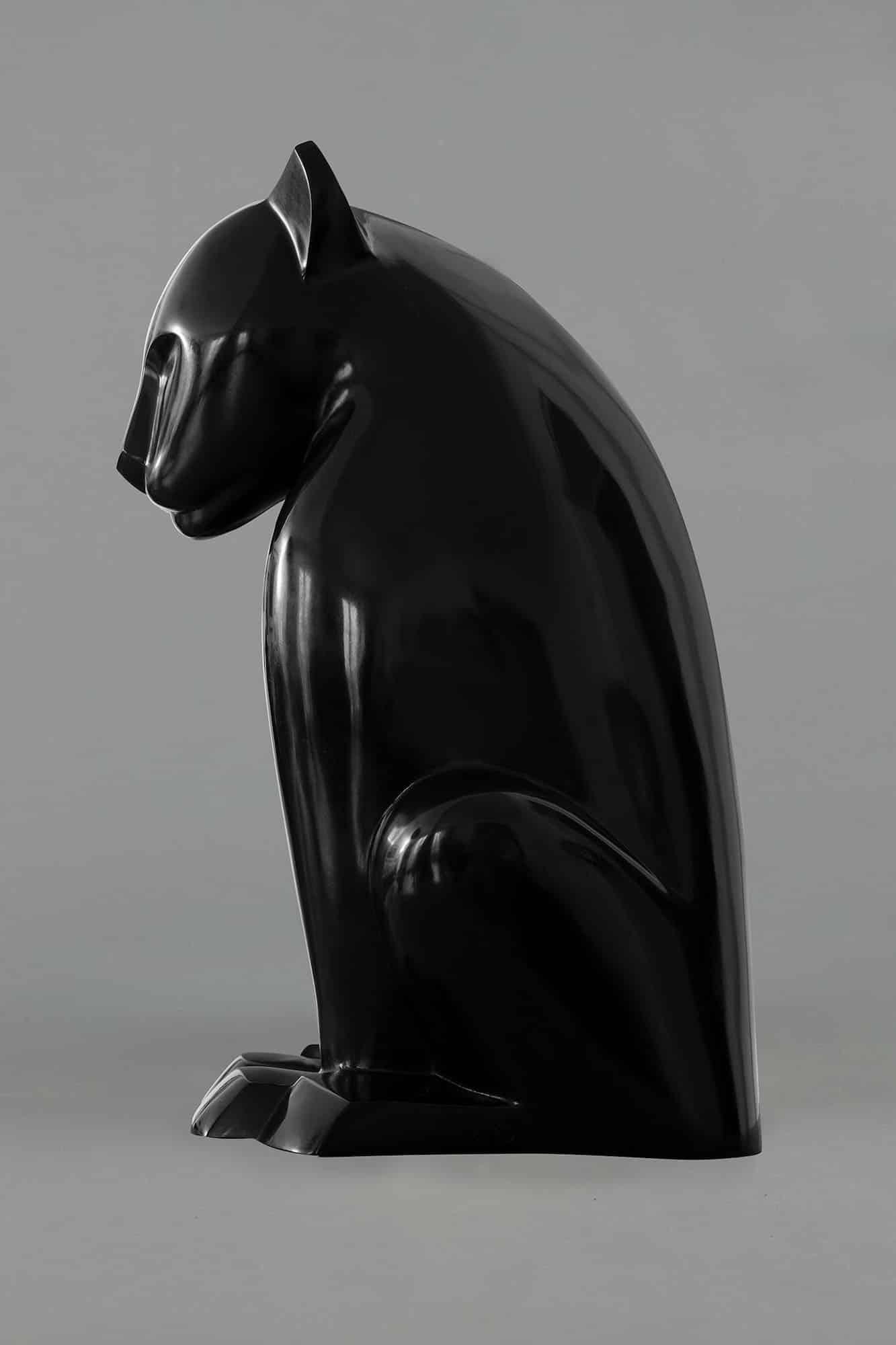 Leona by Marie Louise Sorbac - Animal bronze sculpture, lioness, black colour For Sale 2