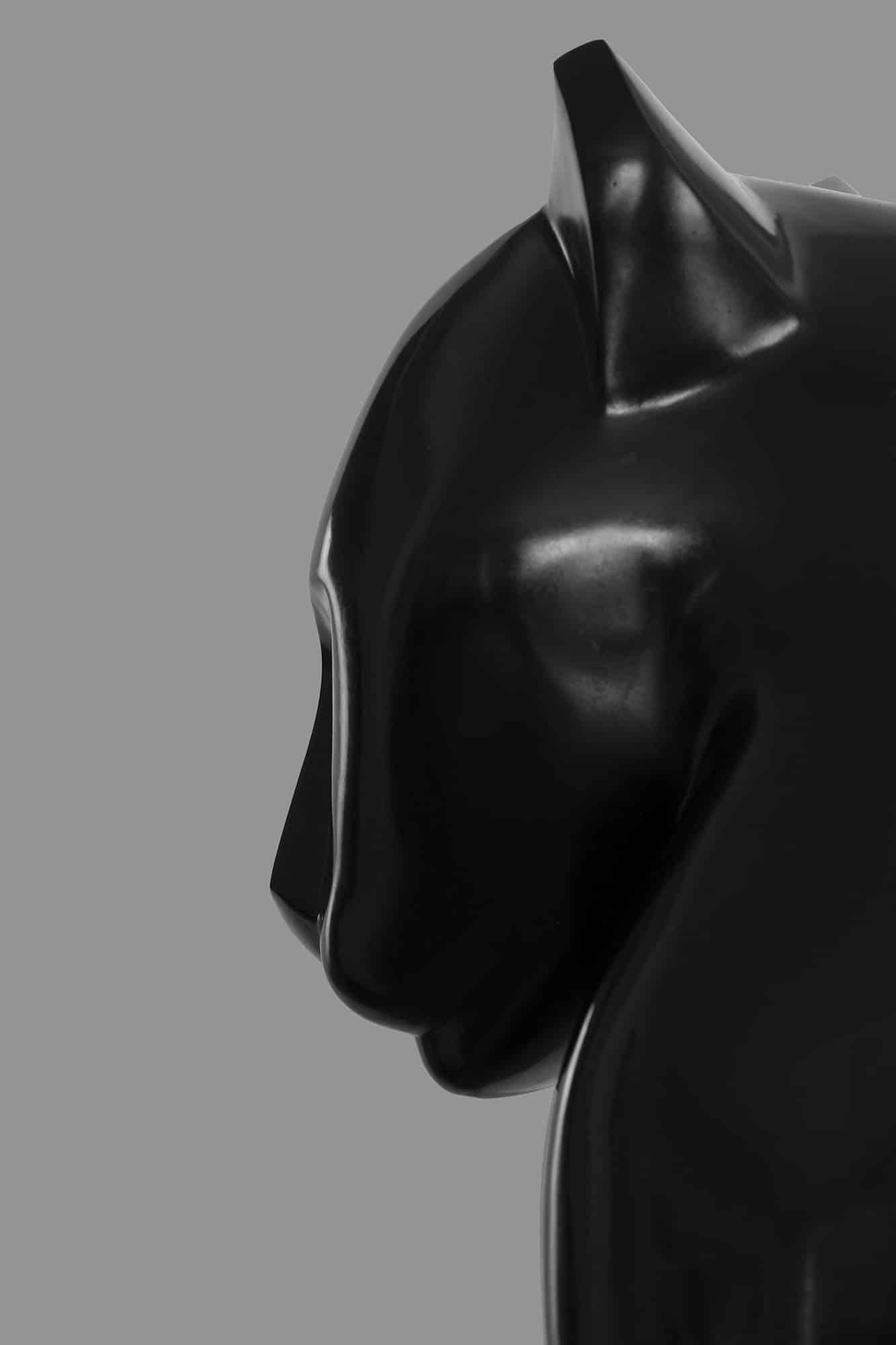 Leona by Marie Louise Sorbac - Animal bronze sculpture, lioness, black colour For Sale 4