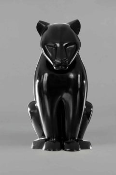 Leona by Marie Louise Sorbac - Sculpture animalière en bronze, Lionne