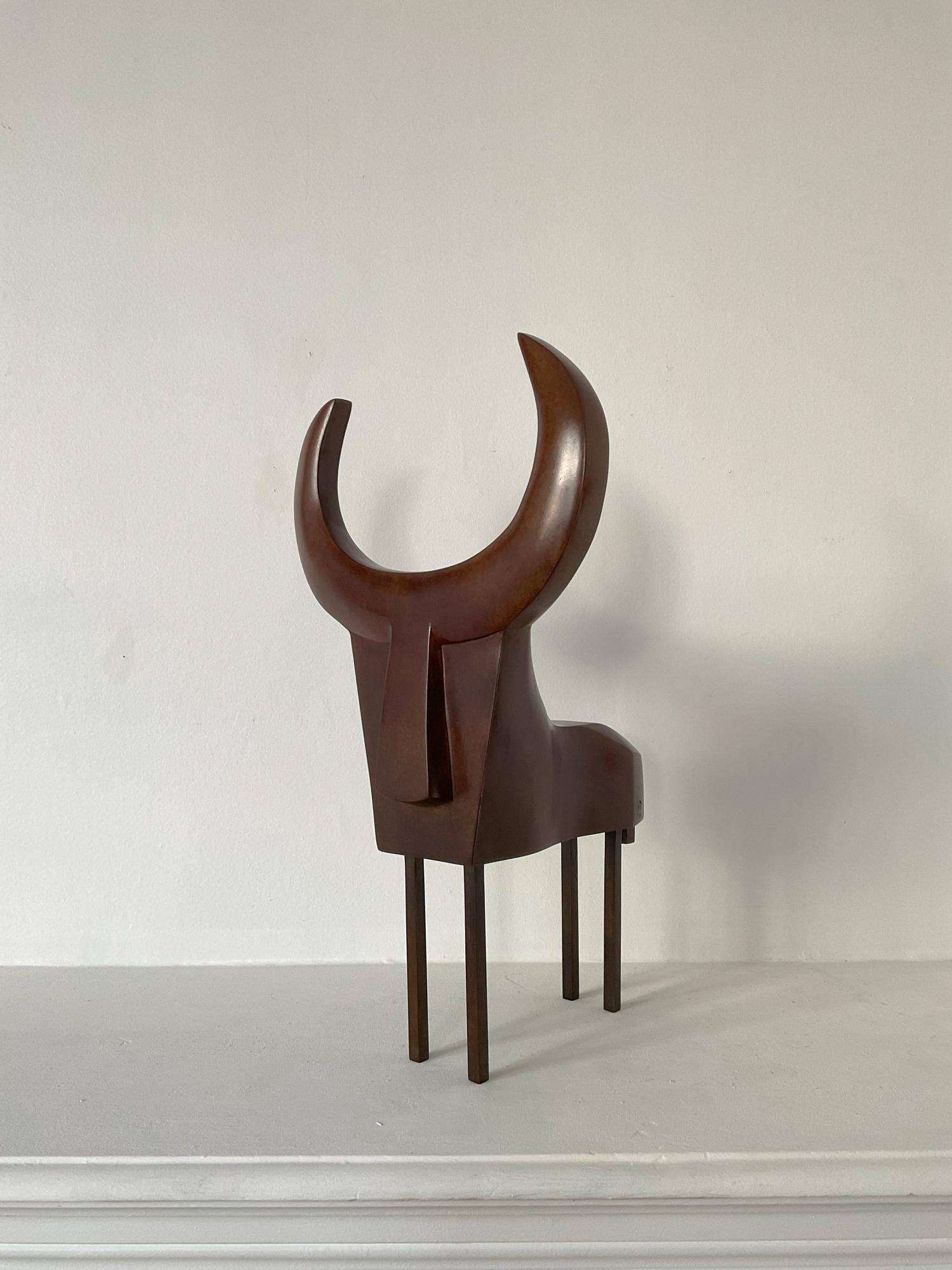 Macho de Marie Louise Sorbac - Sculpture contemporaine en bronze, taureau géométrique en vente 5
