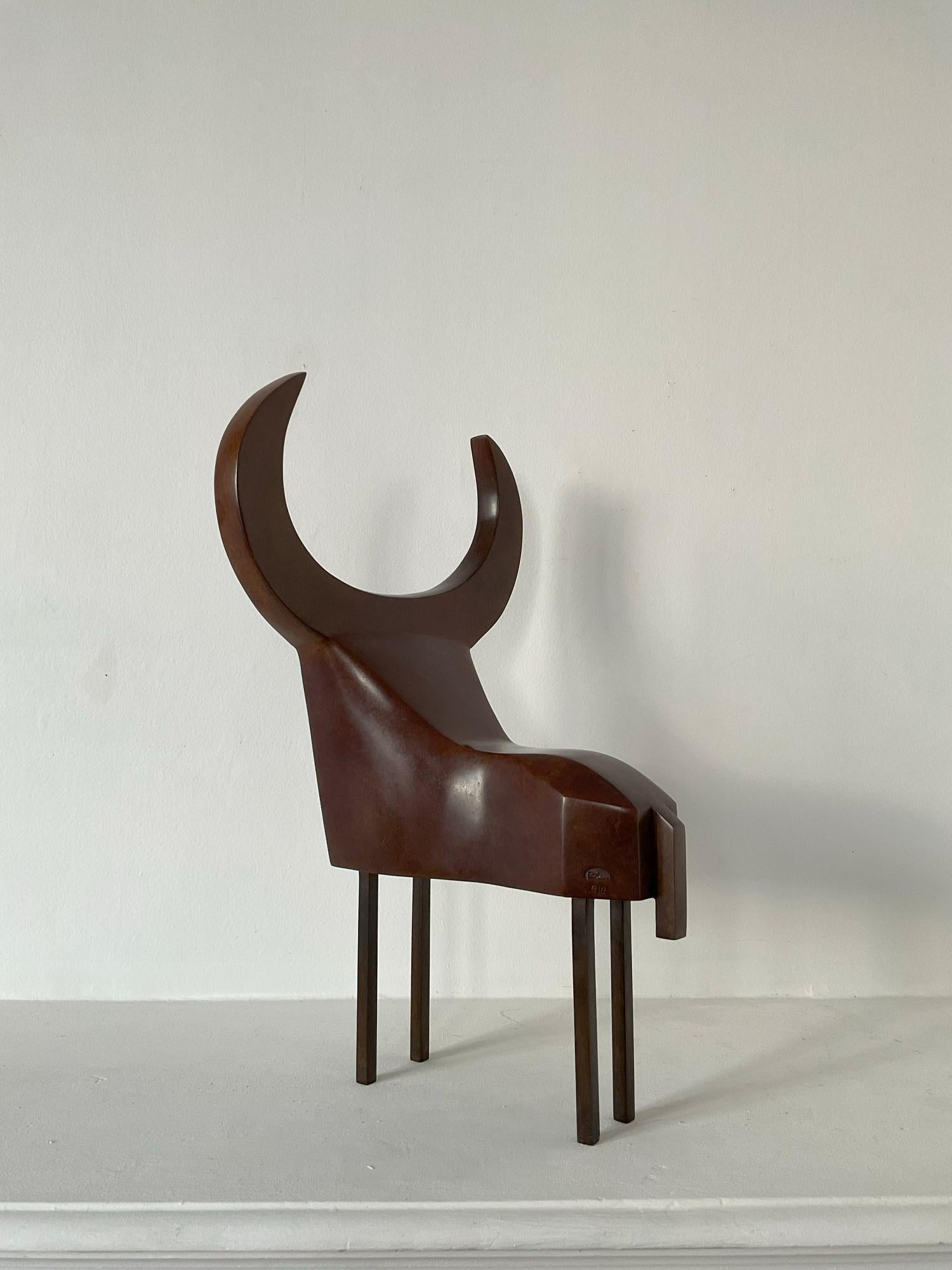 Macho de Marie Louise Sorbac - Sculpture contemporaine en bronze, taureau géométrique en vente 6