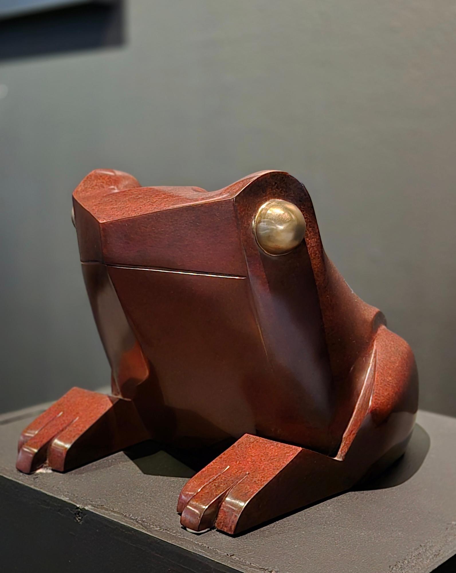 Mafalda di Marie Louise Sorbac -  Scultura animale in bronzo, rana, patina verde in vendita 8