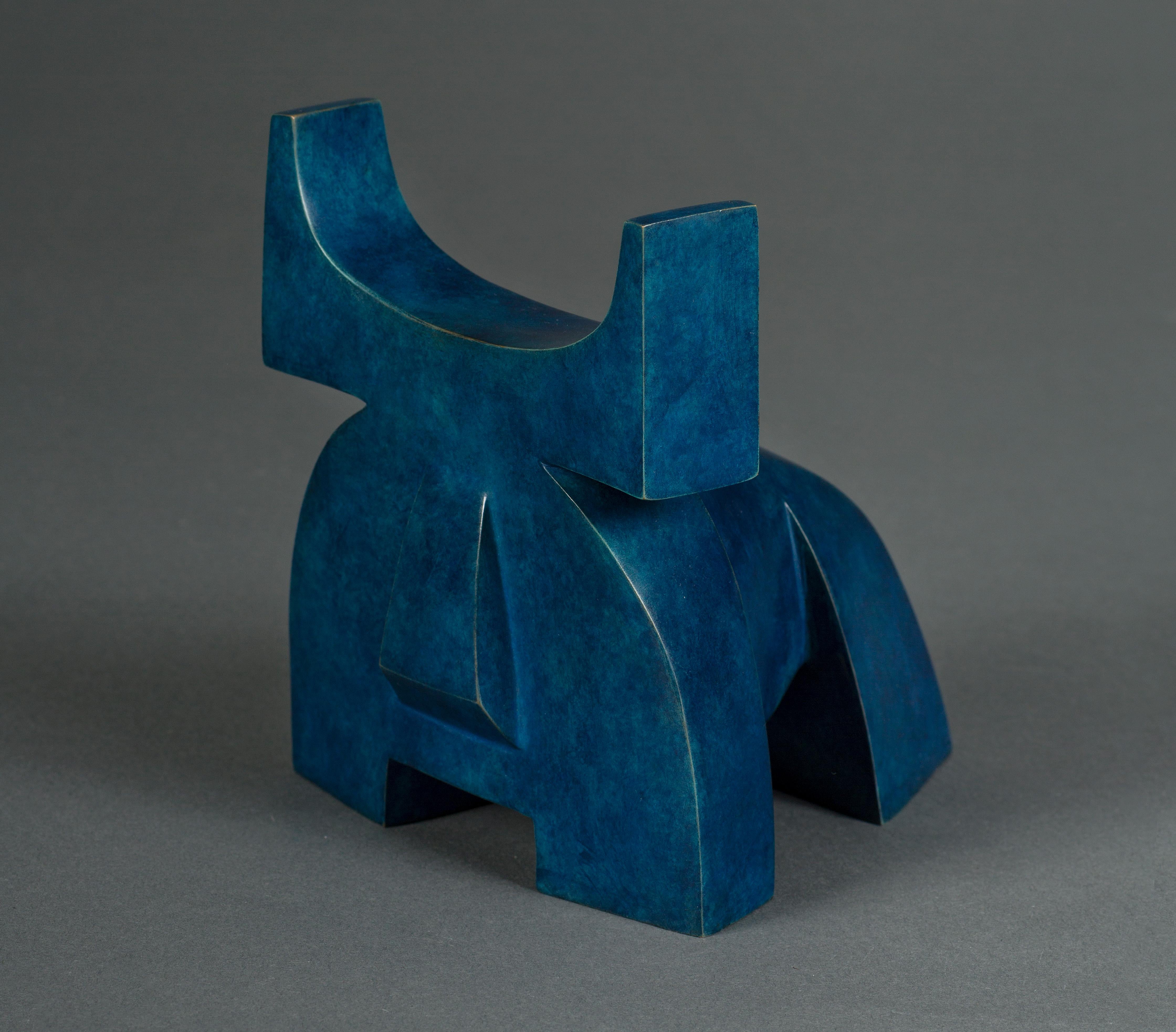 Porthos è una scultura in bronzo patinato dell'artista contemporanea francese Marie Louise Sorbac; le dimensioni sono 17 x 14 x 15 cm. Esistono 8 edizioni e 4 prove d'artista. La scultura è firmata e numerata e viene fornita con un certificato di