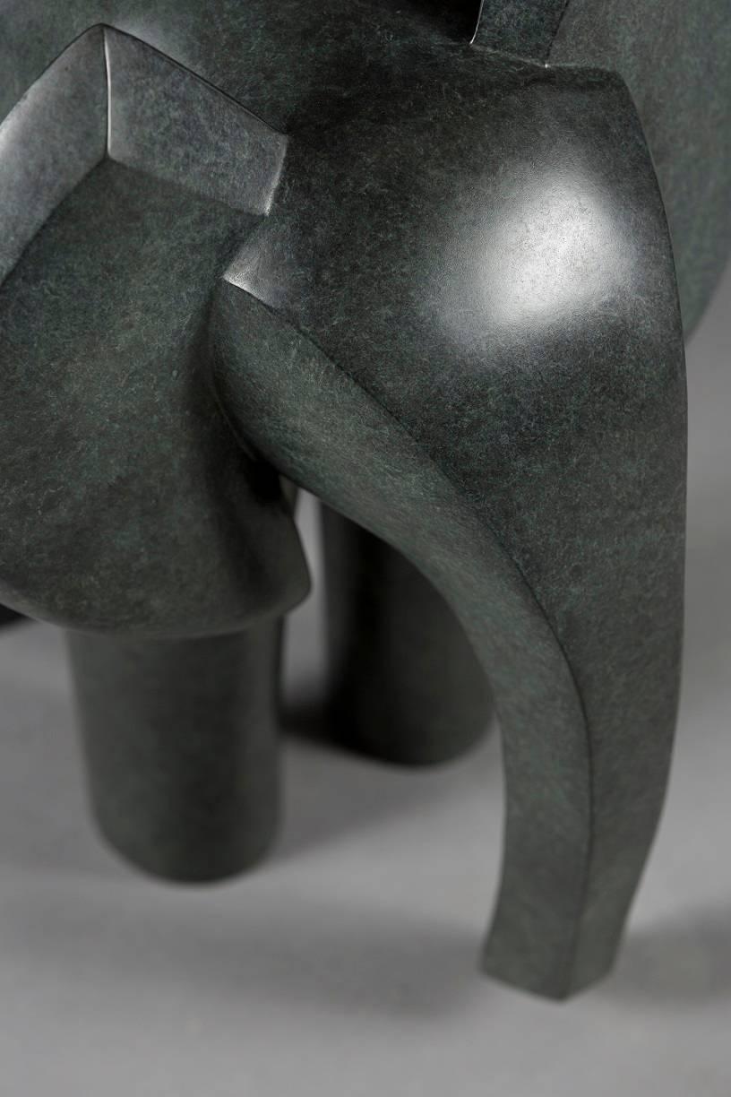 Valentin par Marie Louise Sorbac - Sculpture animalière en bronze, éléphant en vente 3