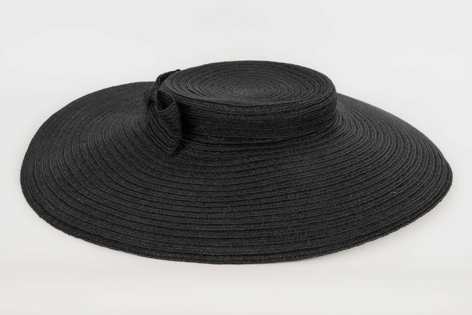 Marie Mercie Black Hat In Good Condition In SAINT-OUEN-SUR-SEINE, FR