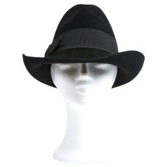 Marie Mercie Chapeau T58 Hut aus schwarzer Wolle und schwarzer Mafiosa